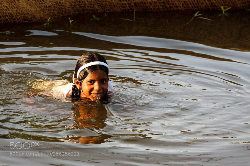 Canon EOS 650D (EOS Rebel T4i / EOS Kiss X6i) sample photo. Girl at kerala backwaters photography
