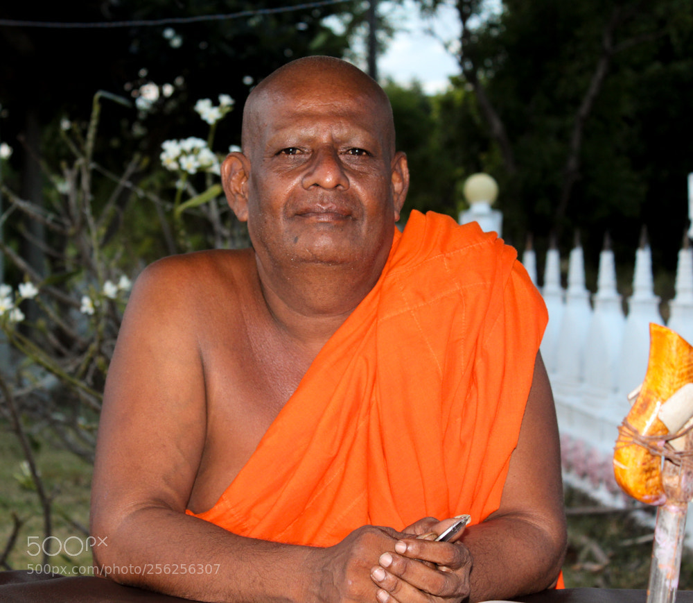 Canon EOS 650D (EOS Rebel T4i / EOS Kiss X6i) sample photo. Monk photography
