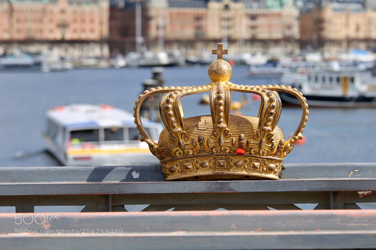 Canon EOS 6D sample photo. The crown  photography