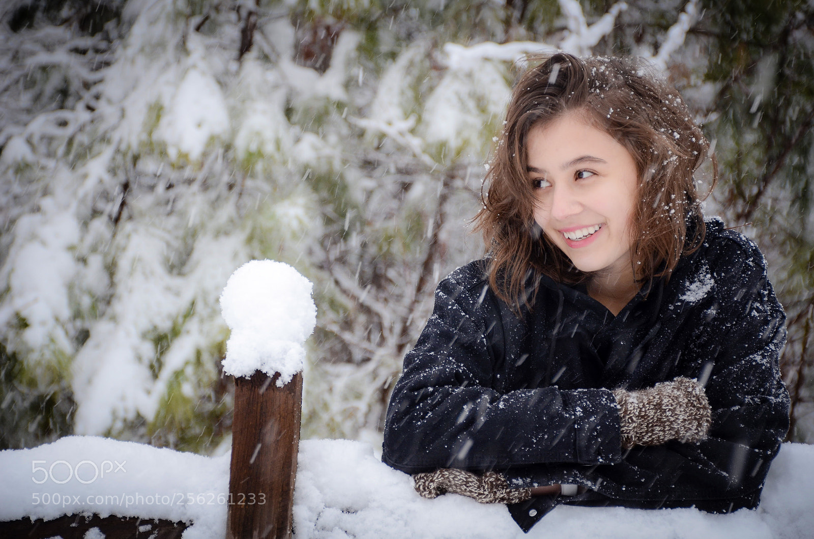 Nikon D7000 sample photo. Smiles in snow photography