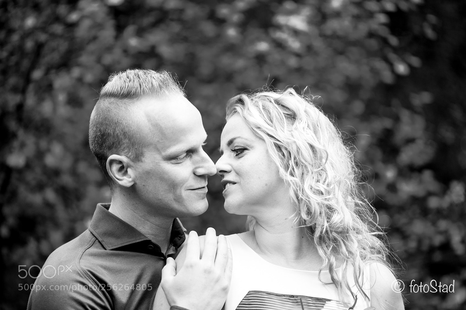 Canon EOS 6D Mark II sample photo. Engagement photography