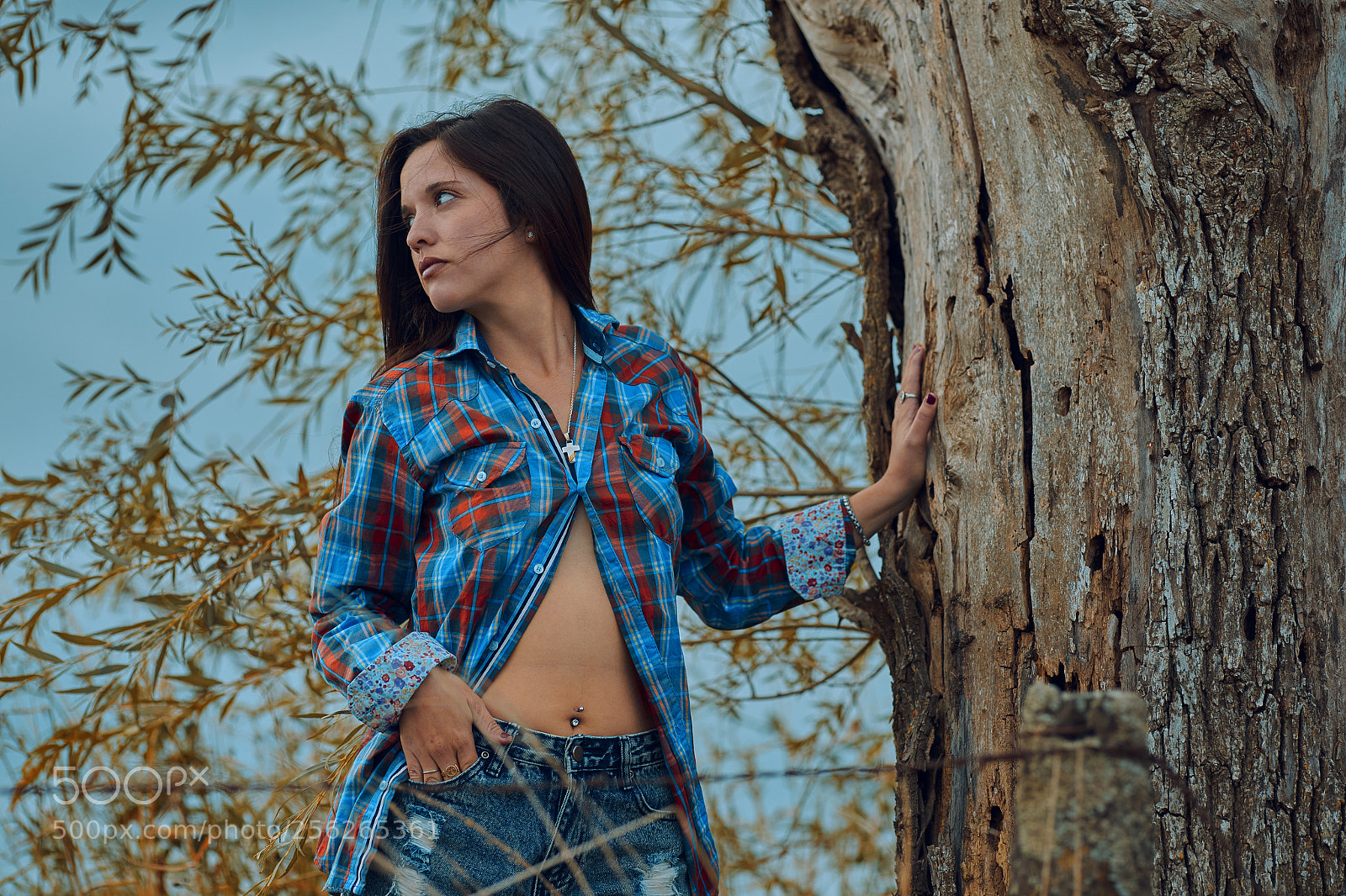 Canon EOS 6D sample photo. Woman and tree photography