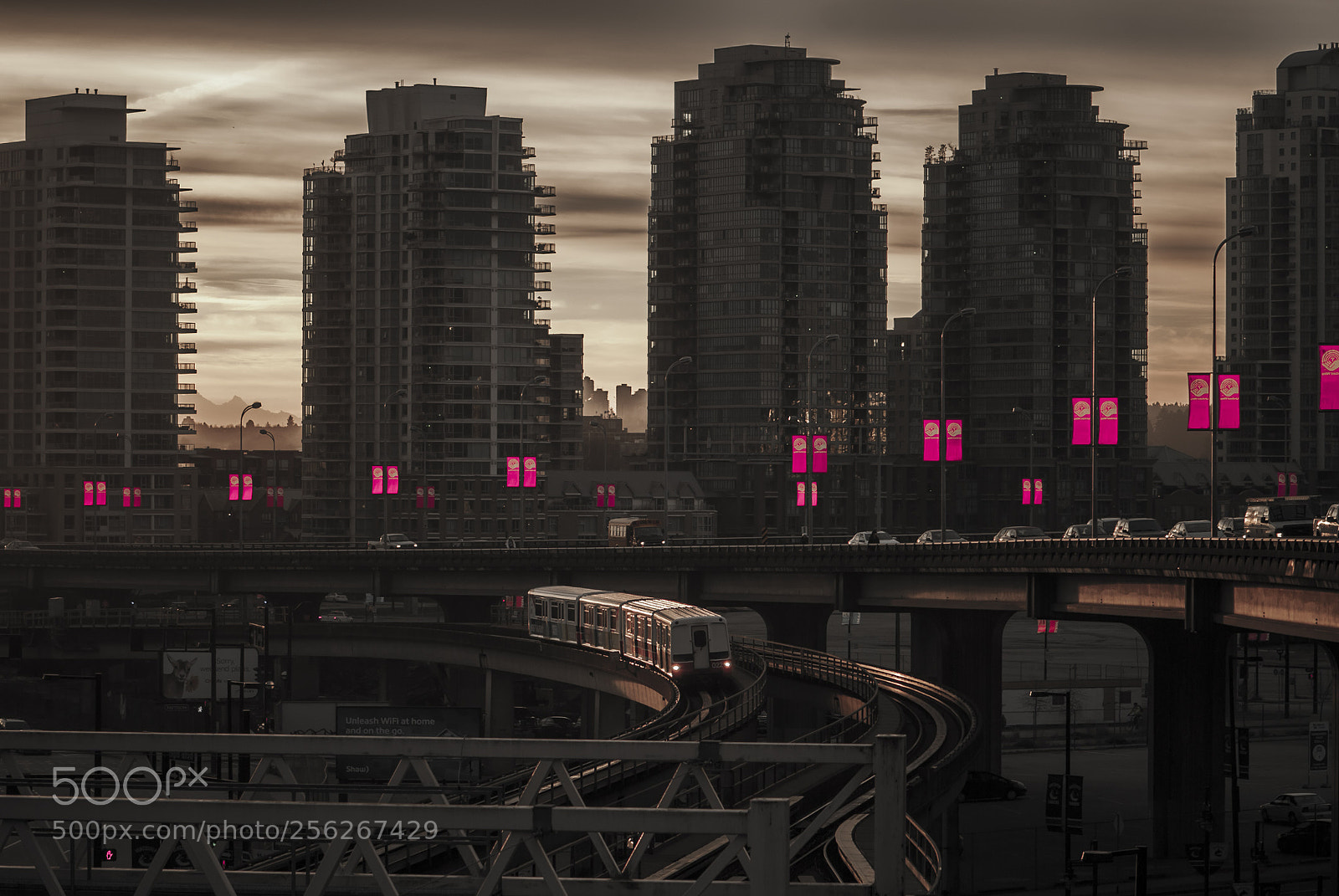 Nikon D3000 sample photo. Early morning skytrain photography