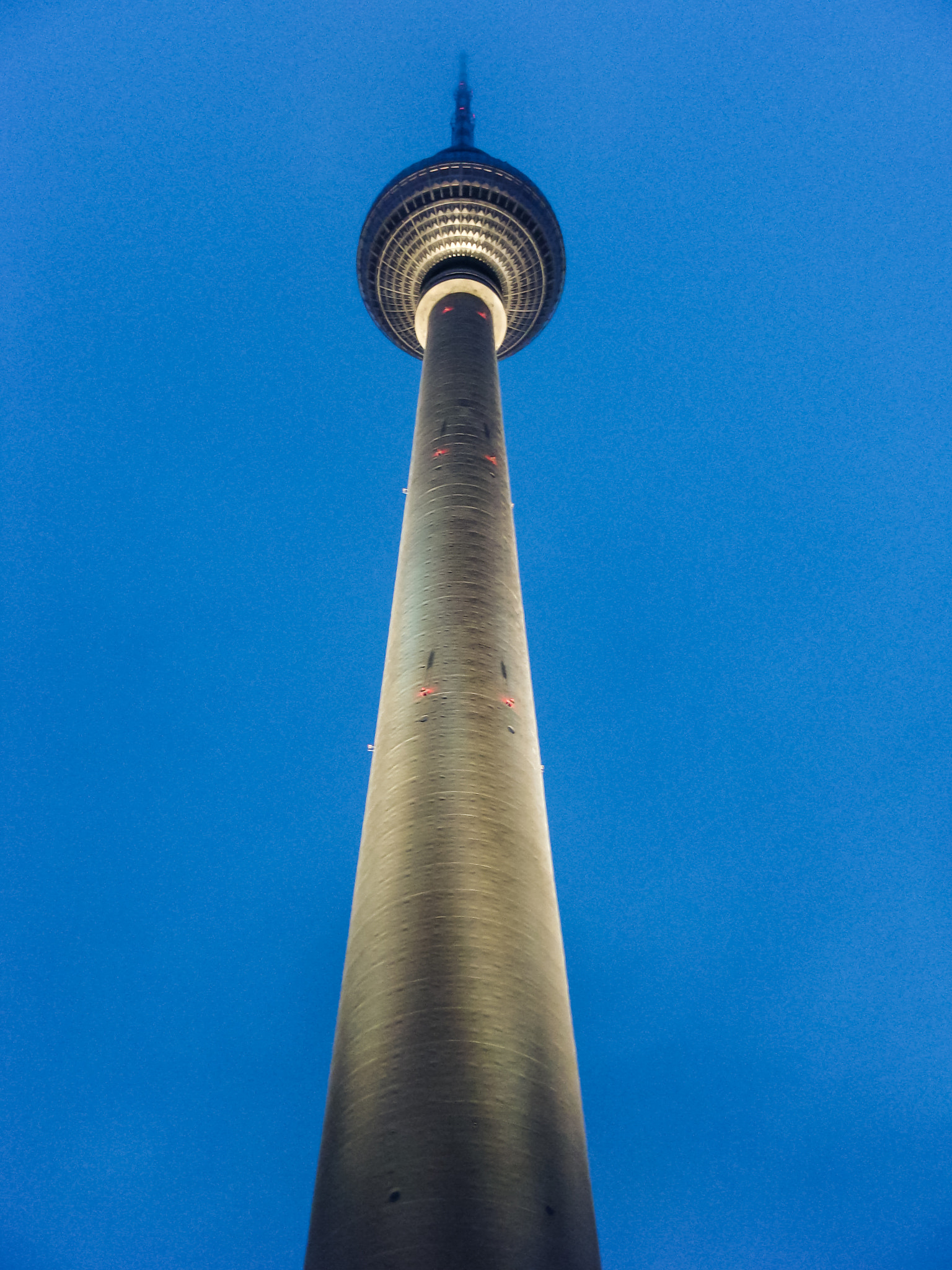 Sony DSC-H3 sample photo. Berliner fernsehturm photography