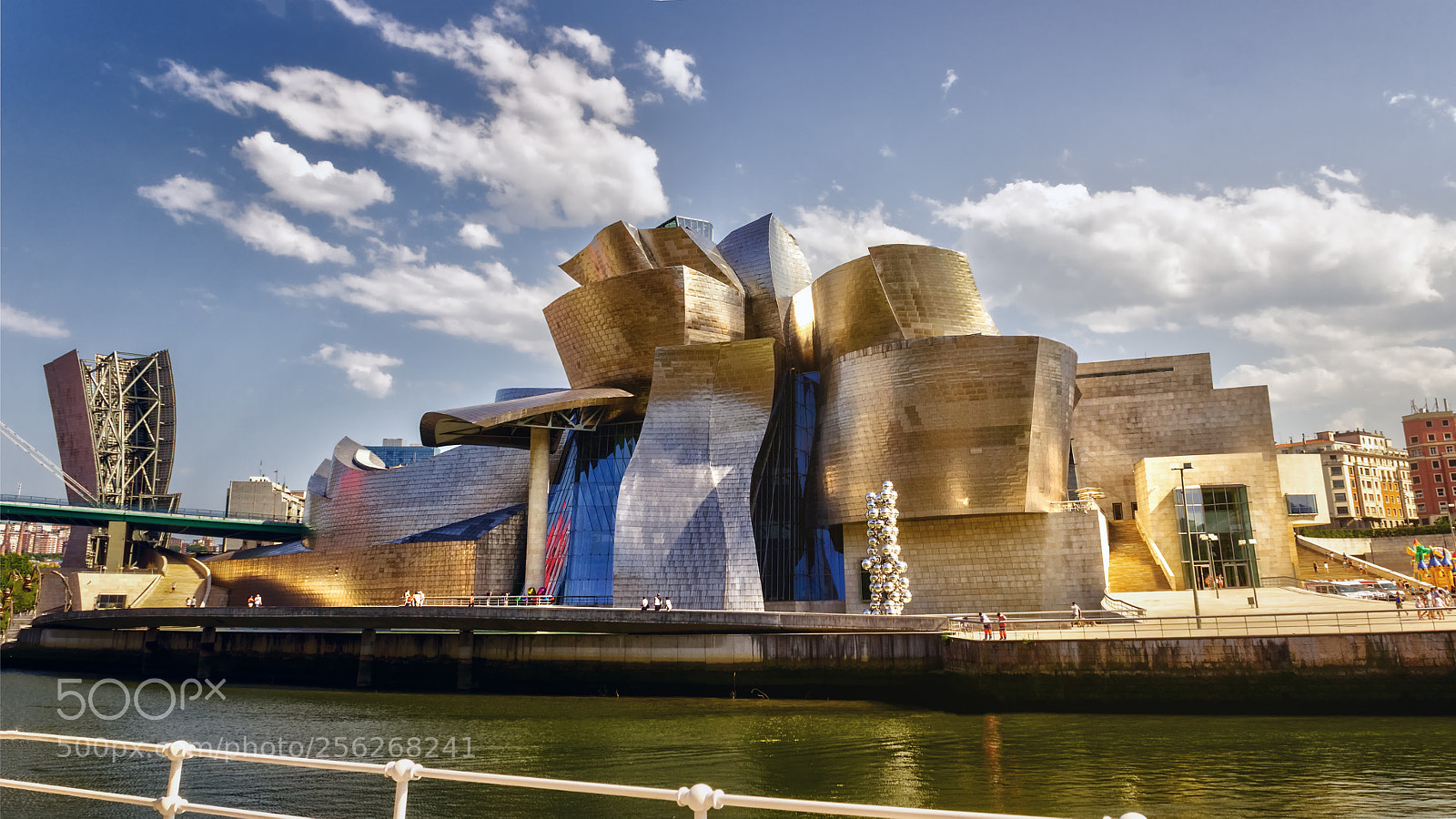 Canon EOS 600D (Rebel EOS T3i / EOS Kiss X5) sample photo. Guggenheim bilbao photography