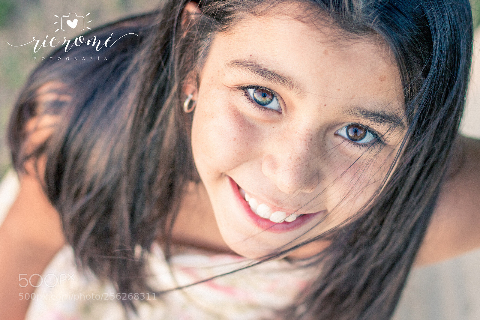 Canon EOS 750D (EOS Rebel T6i / EOS Kiss X8i) sample photo. Her eyes photography