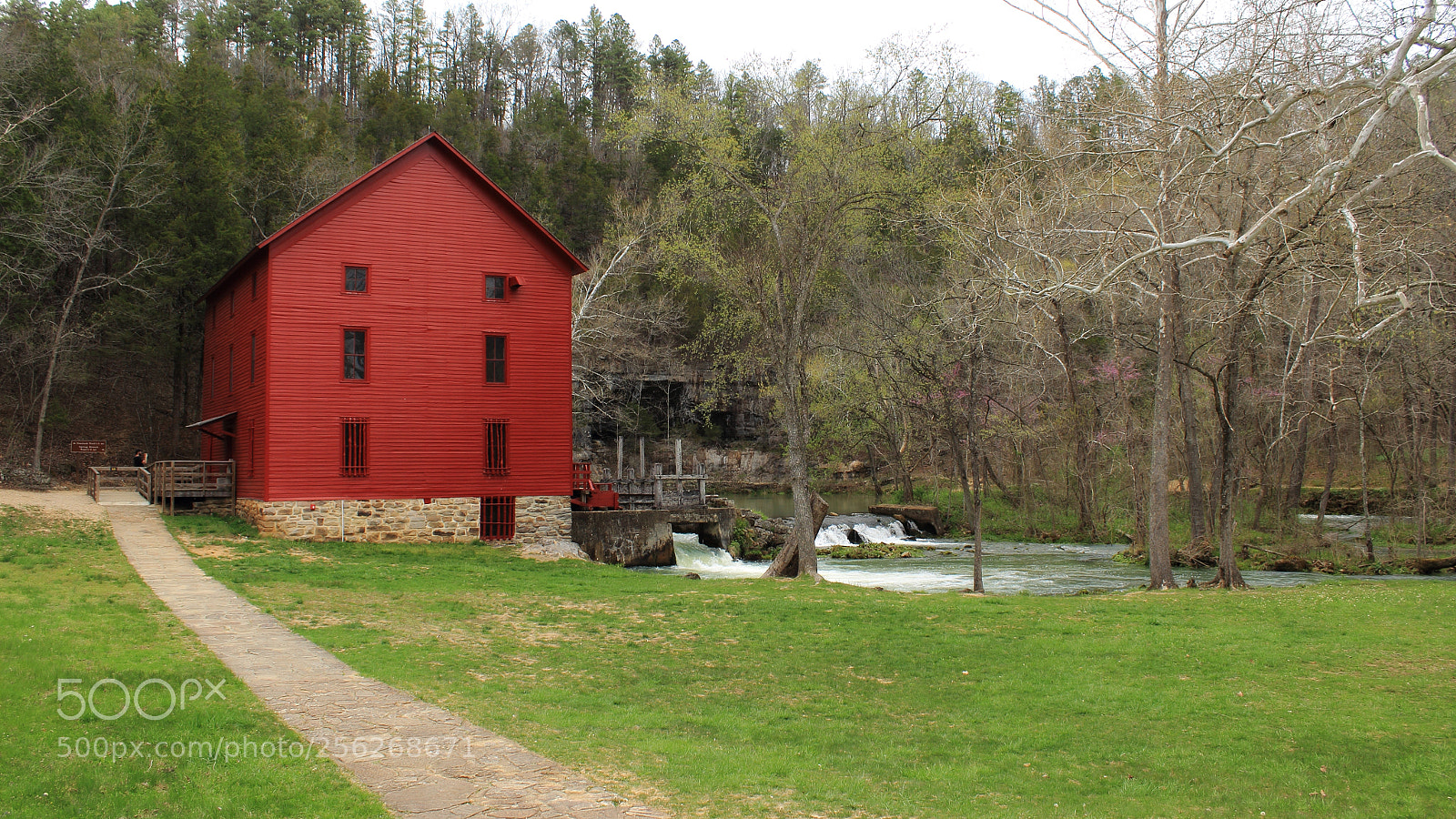 Canon EOS 600D (Rebel EOS T3i / EOS Kiss X5) sample photo. Alley mill photography