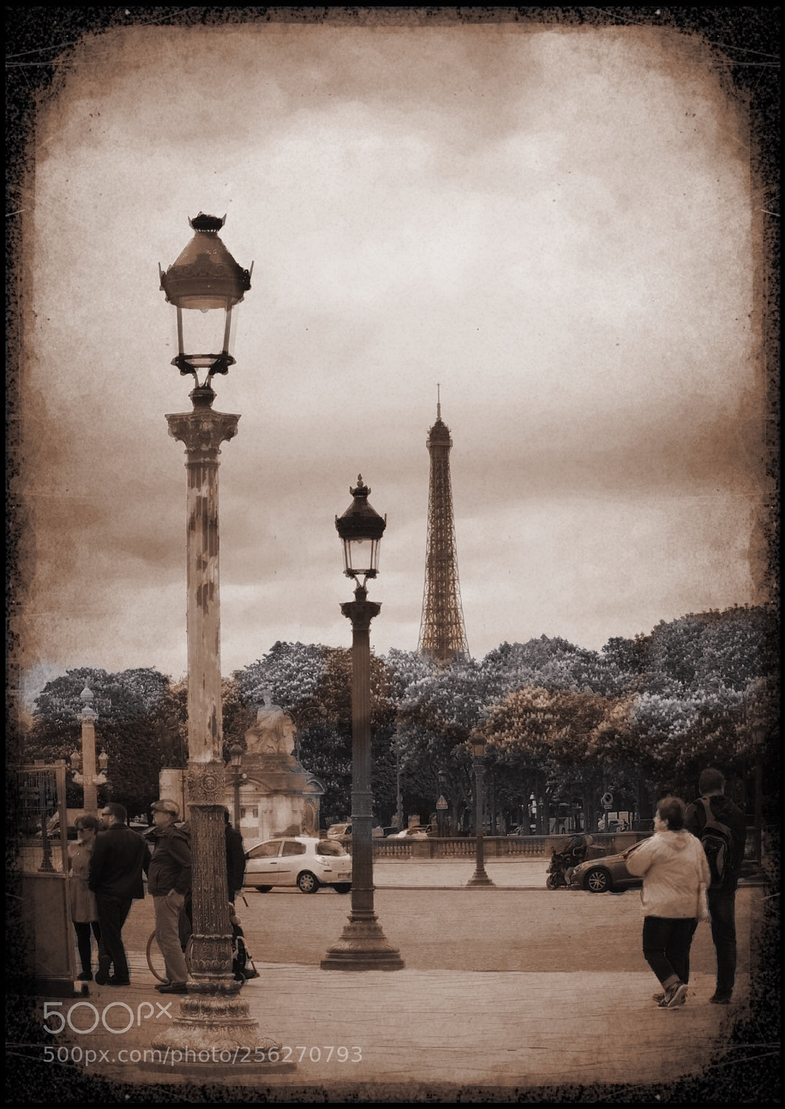 Olympus OM-D E-M10 II sample photo. Old paris photography