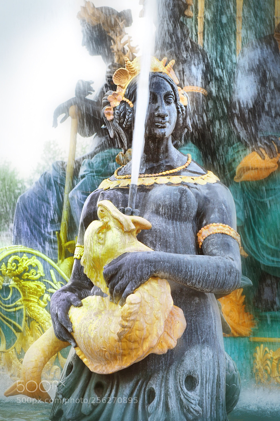 Olympus OM-D E-M10 II sample photo. Fountain statue photography