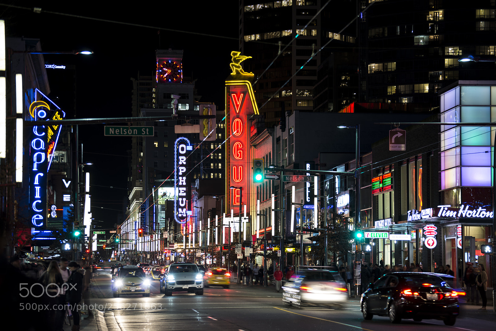 Nikon D800 sample photo. Nightlife on granville street photography