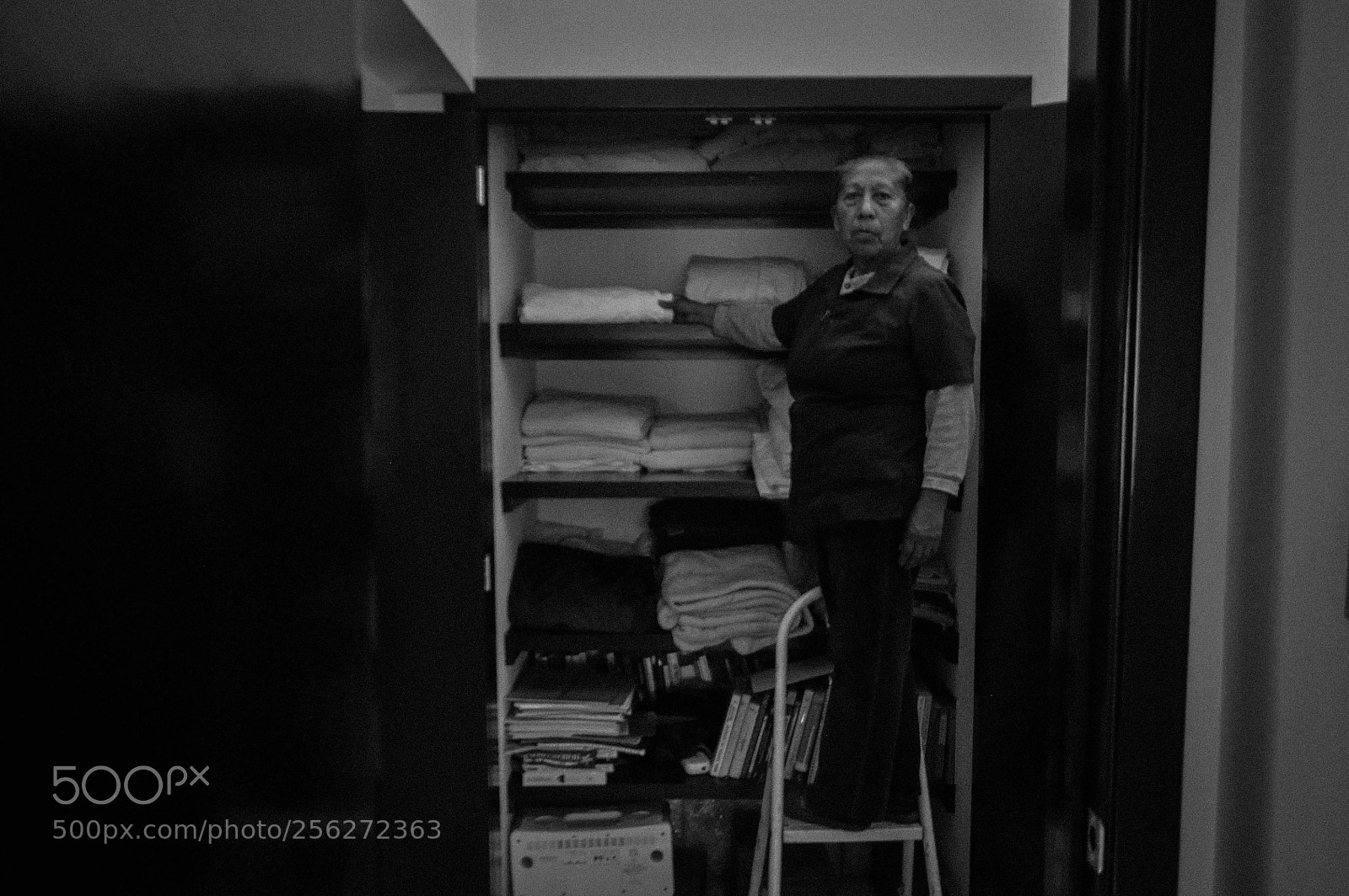 Nikon D5000 sample photo. Escalera photography