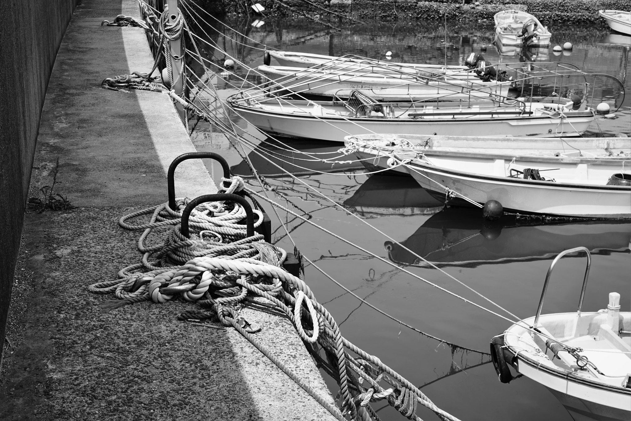 Sony Sonnar T* FE 55mm F1.8 ZA sample photo. Fishingboat photography