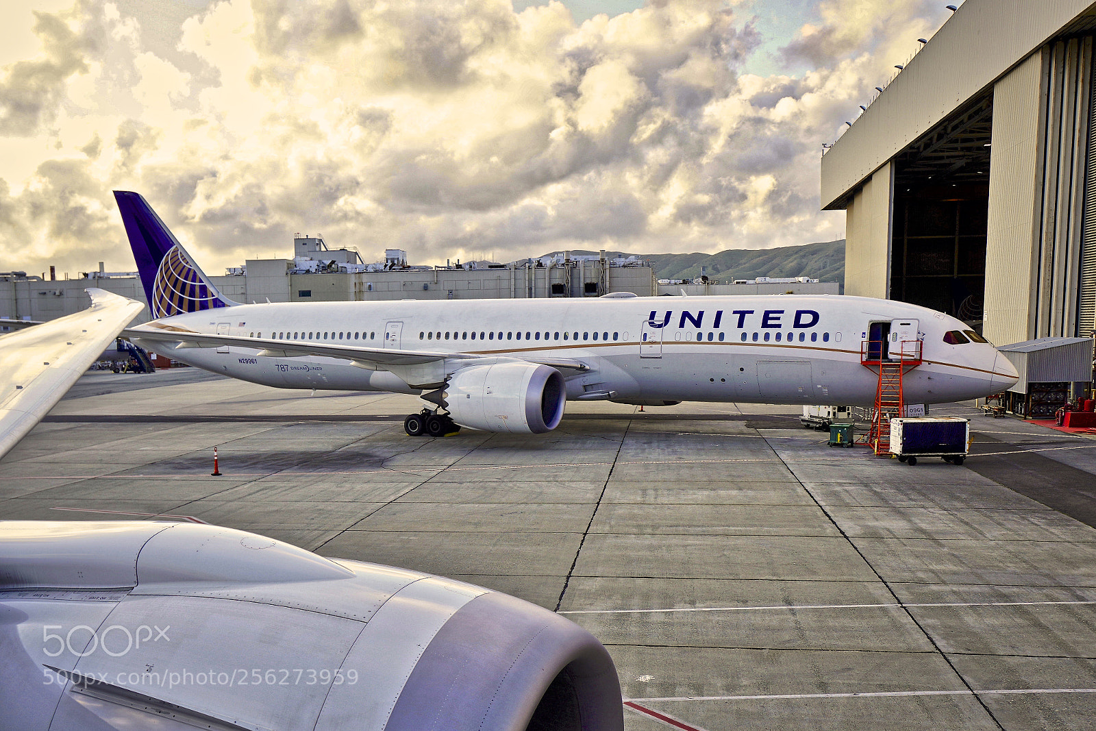 Sony a7R III sample photo. United airlines 2015 boeing photography
