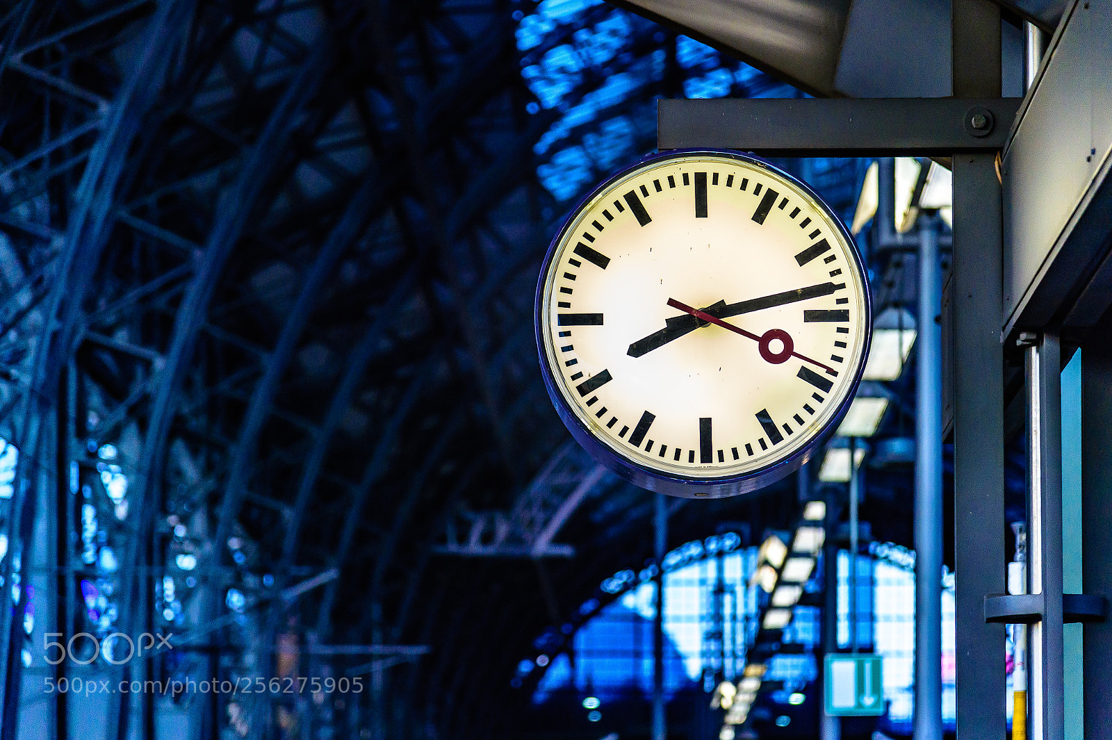 Nikon D4S sample photo. Train station clock photography
