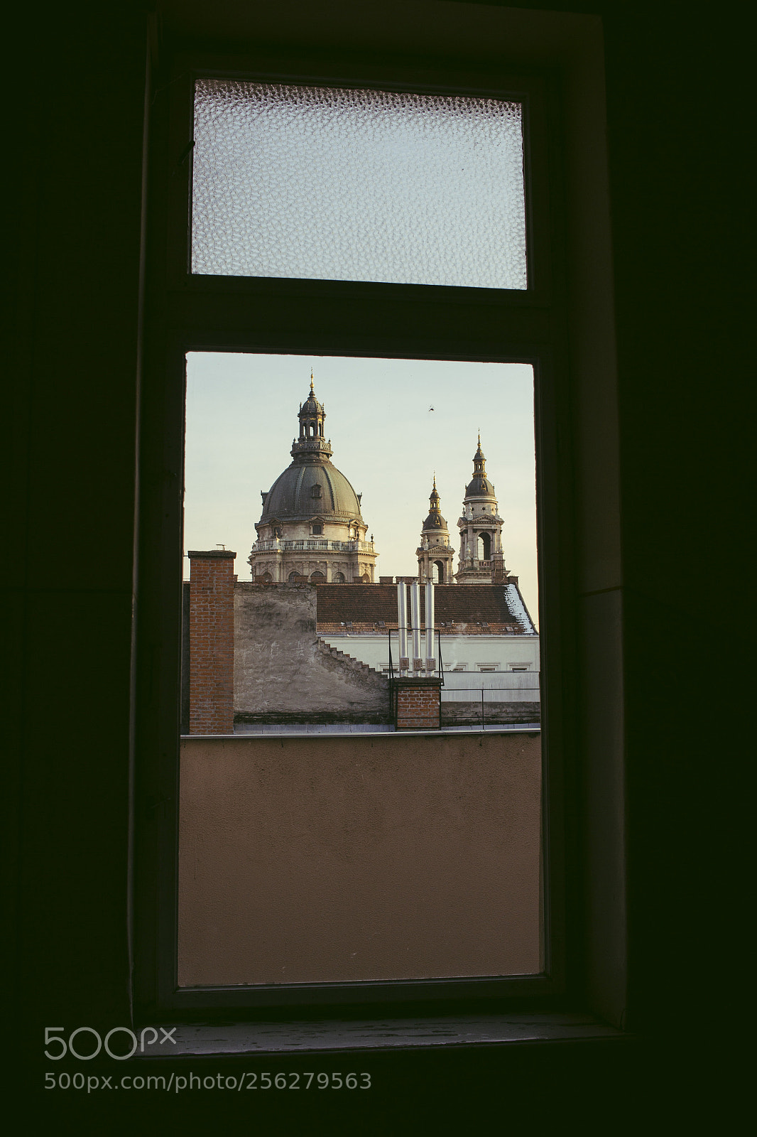 Canon EOS 600D (Rebel EOS T3i / EOS Kiss X5) sample photo. Window photography