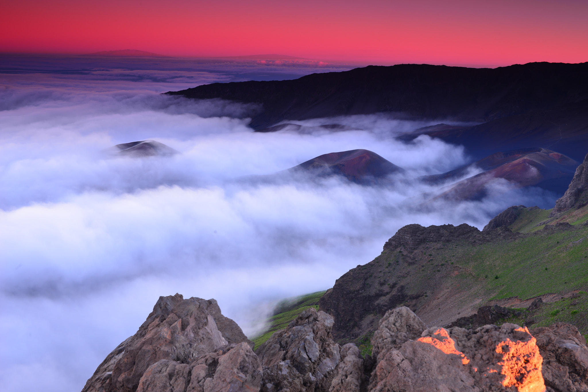 Nikon AF-S Nikkor 24-70mm F2.8G ED sample photo. Sea of clouds at haleakala photography