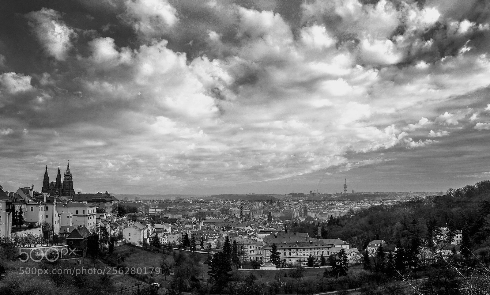 Canon EOS 550D (EOS Rebel T2i / EOS Kiss X4) sample photo. City of prague b photography
