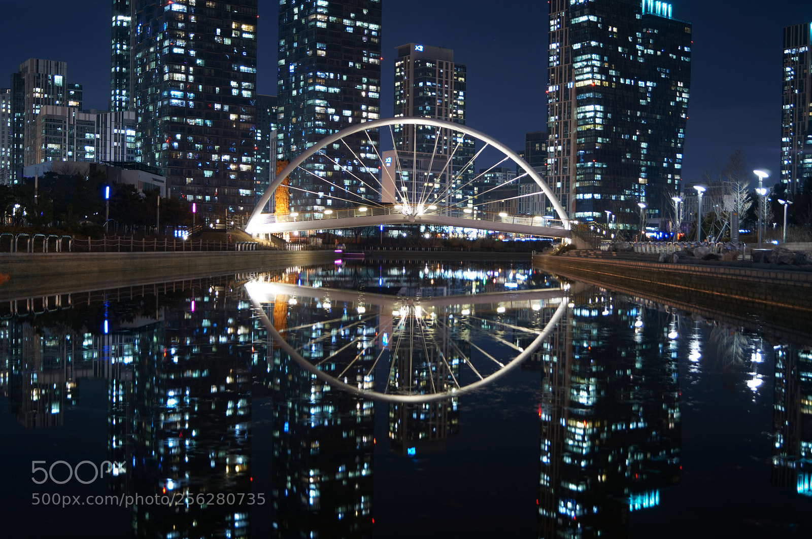 Sony SLT-A55 (SLT-A55V) sample photo. Bridge reflected in water. photography