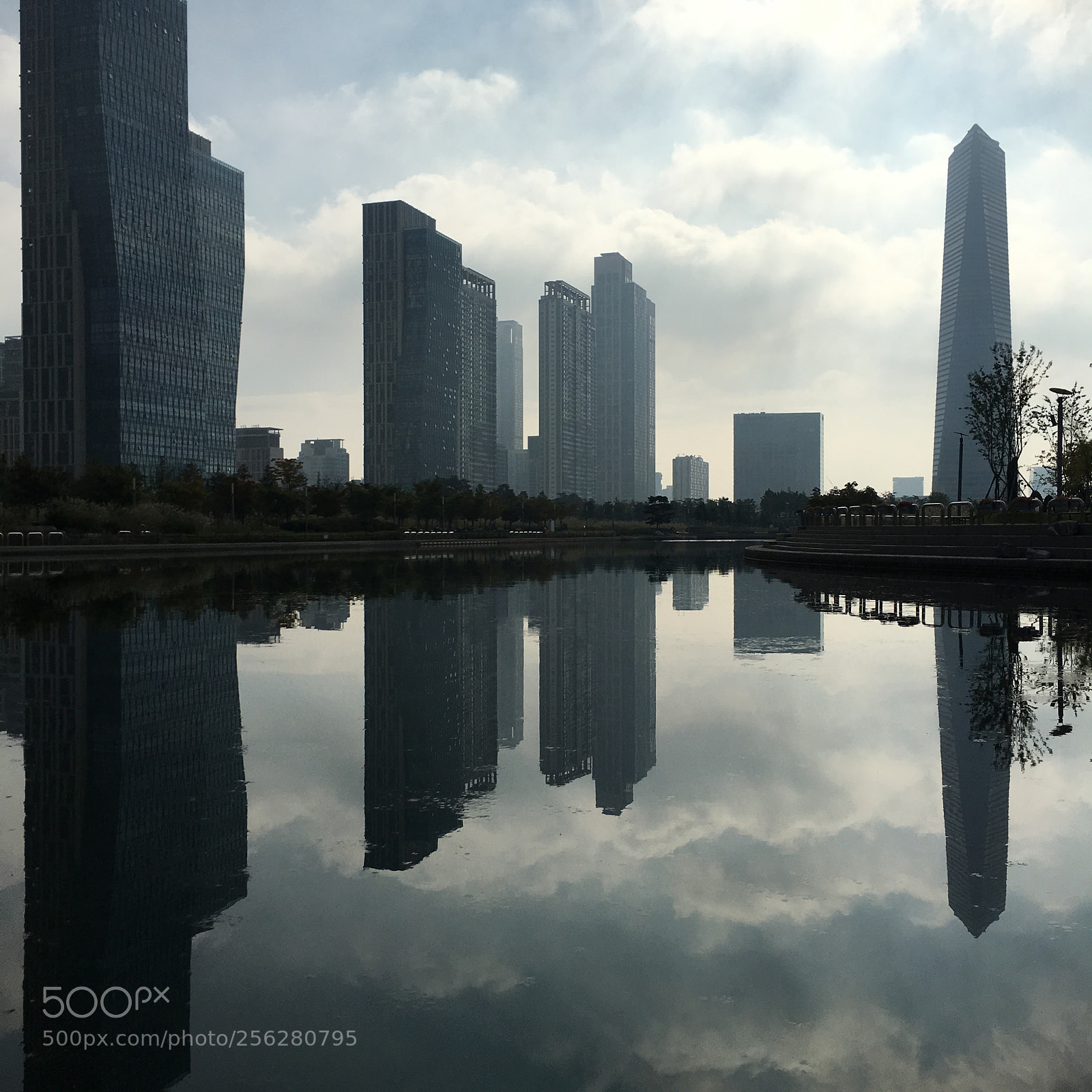 Apple iPhone 6s sample photo. The morning of central photography