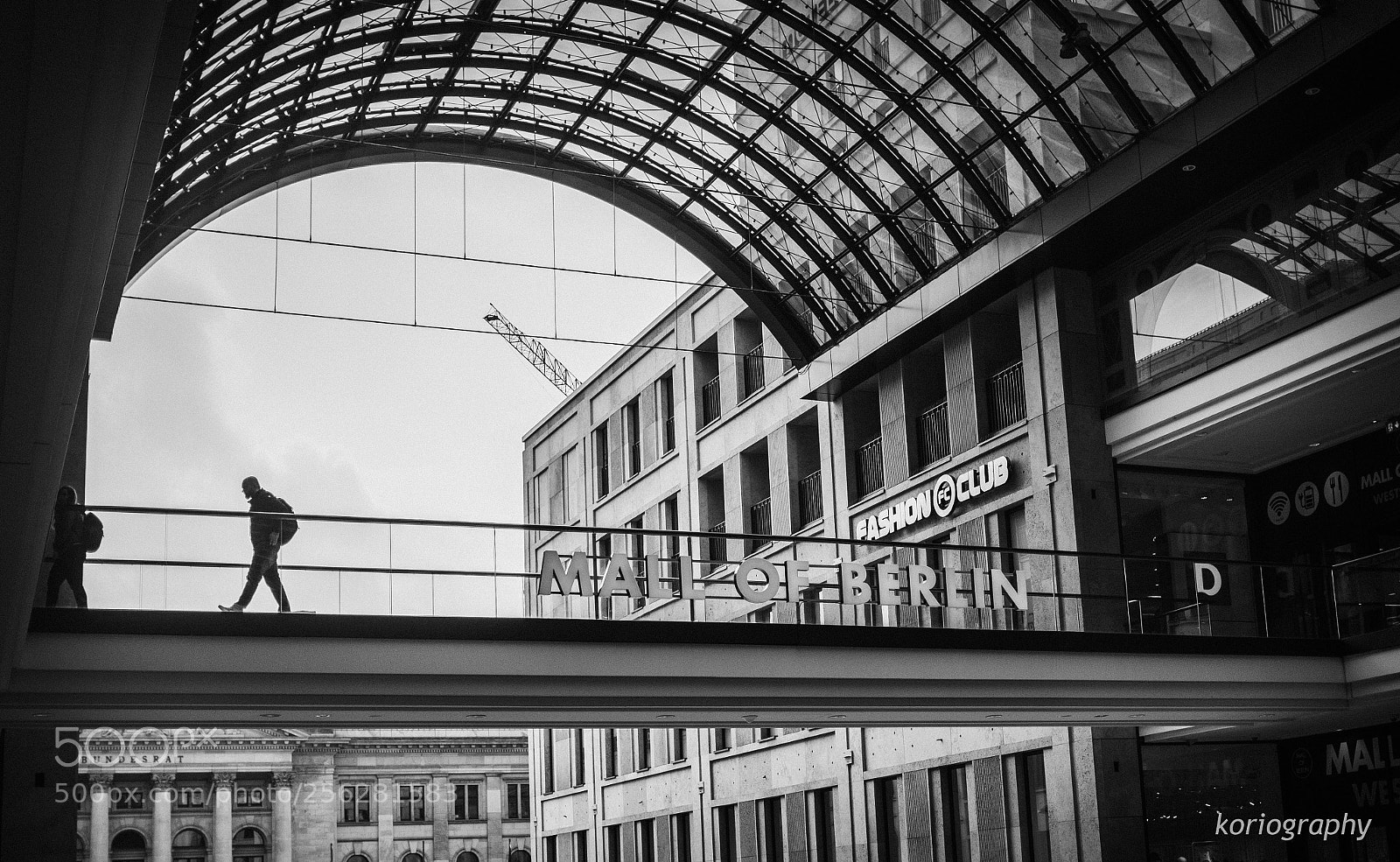 Fujifilm X100F sample photo. Alien photography