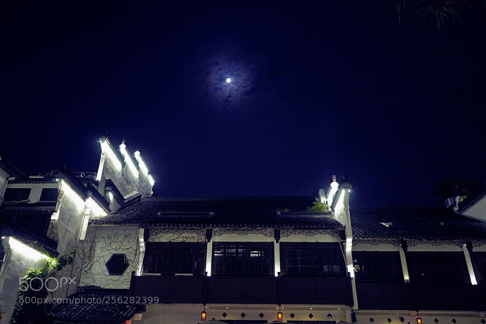 Sony a7 sample photo. Moon photography