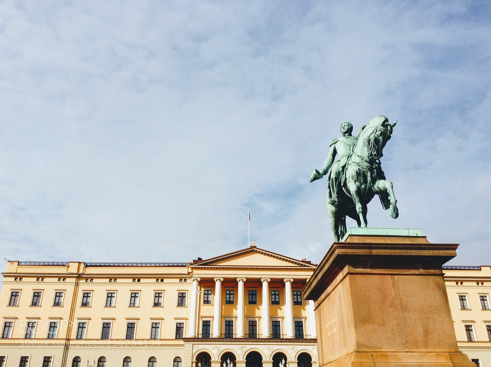 Apple iPod touch sample photo. The royal palace | norway photography