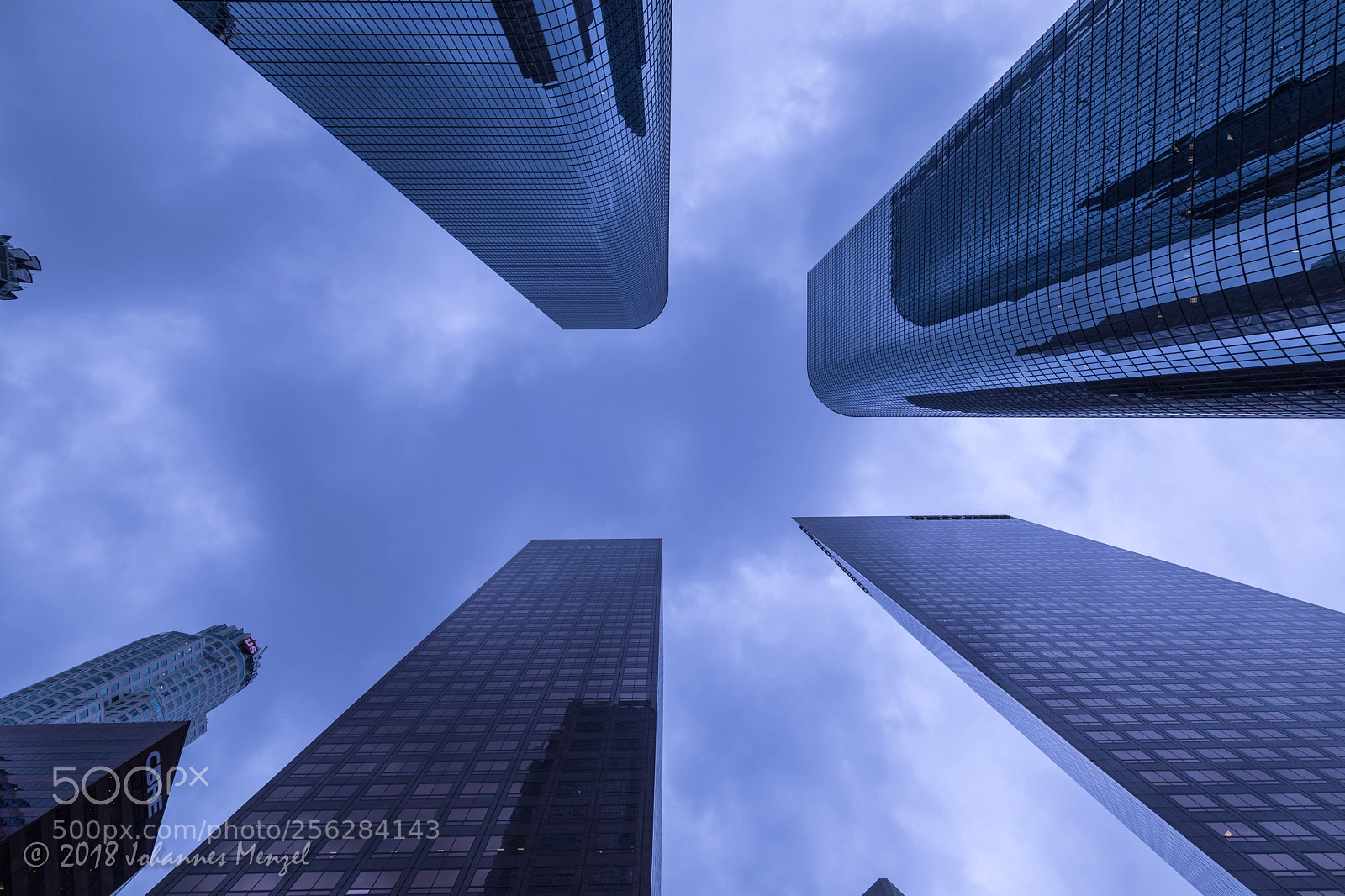 Canon EOS 5D Mark IV sample photo. Piercing the sky photography
