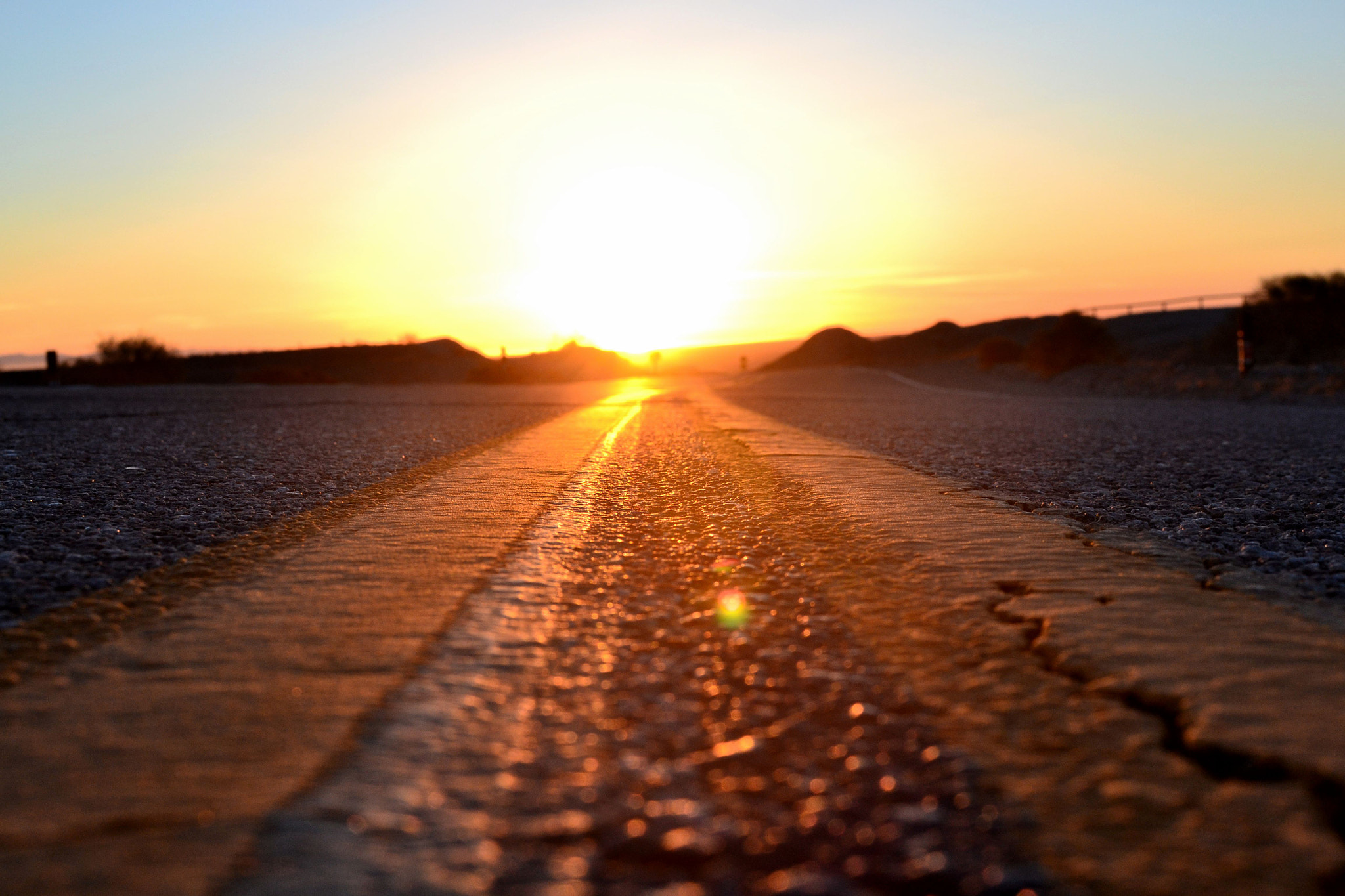Nikon D3100 + Nikon AF-S DX Nikkor 35mm F1.8G sample photo. Morning highway s2 photography