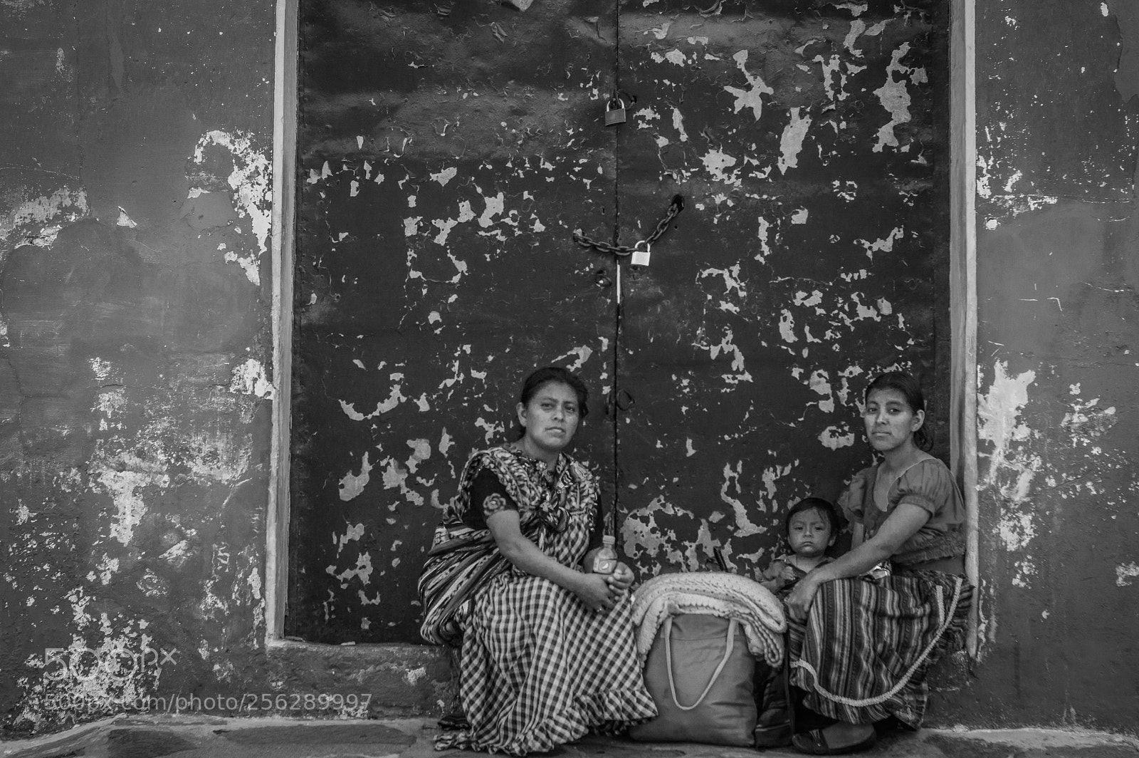 Nikon D3200 sample photo. 3 generations one culture photography