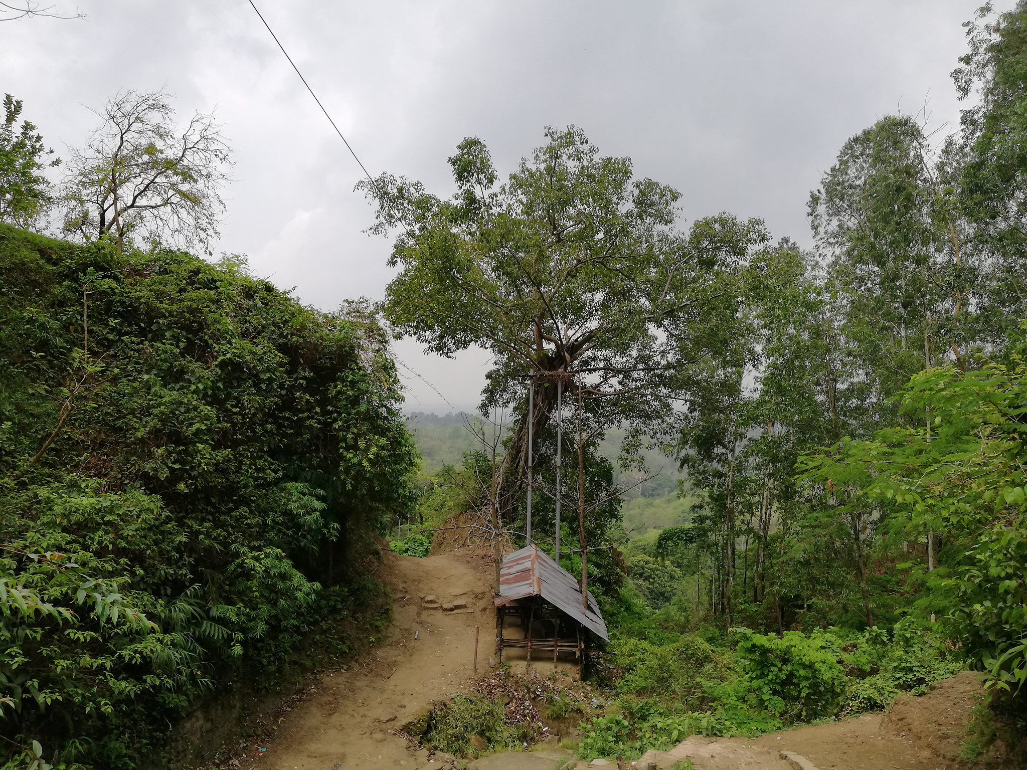 HUAWEI nova 2i sample photo. Hills & lonely house photography