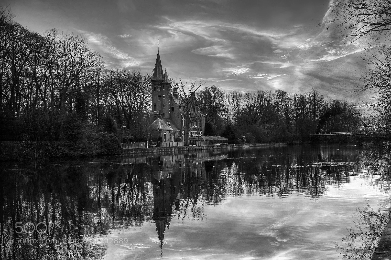 Canon EOS 550D (EOS Rebel T2i / EOS Kiss X4) sample photo. Bruges b&w photography