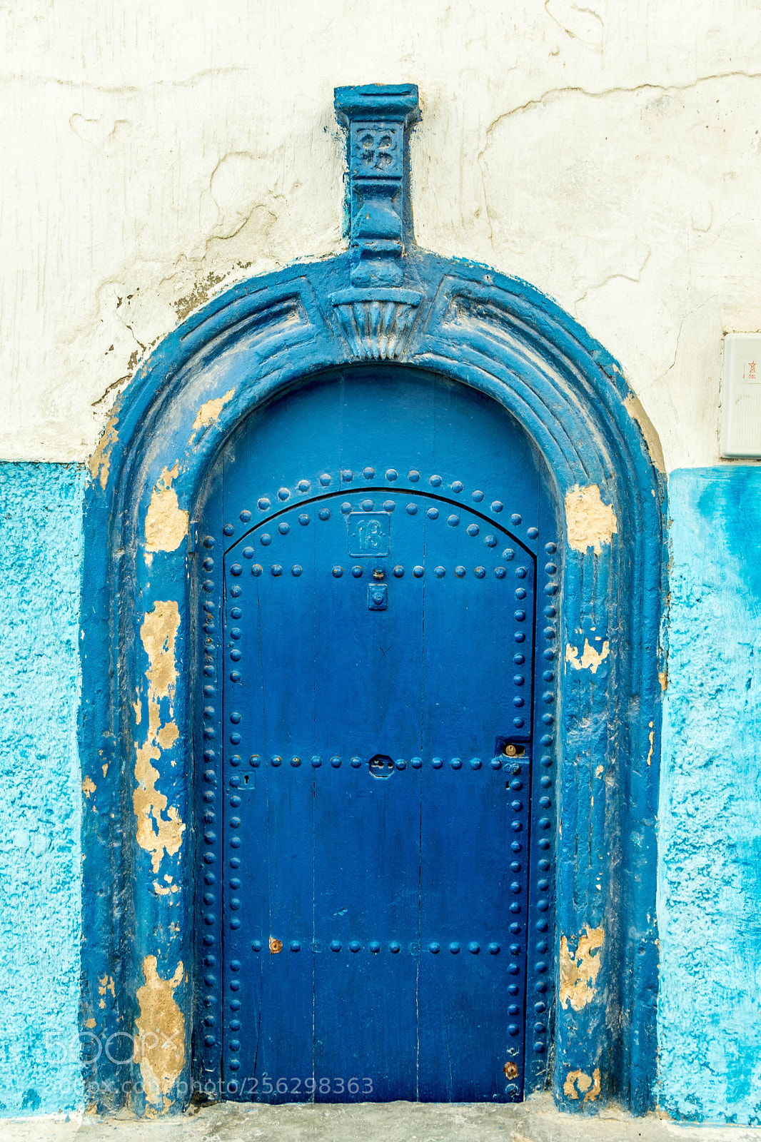 Canon EOS 200D (EOS Rebel SL2 / EOS Kiss X9) sample photo. Blue door photography