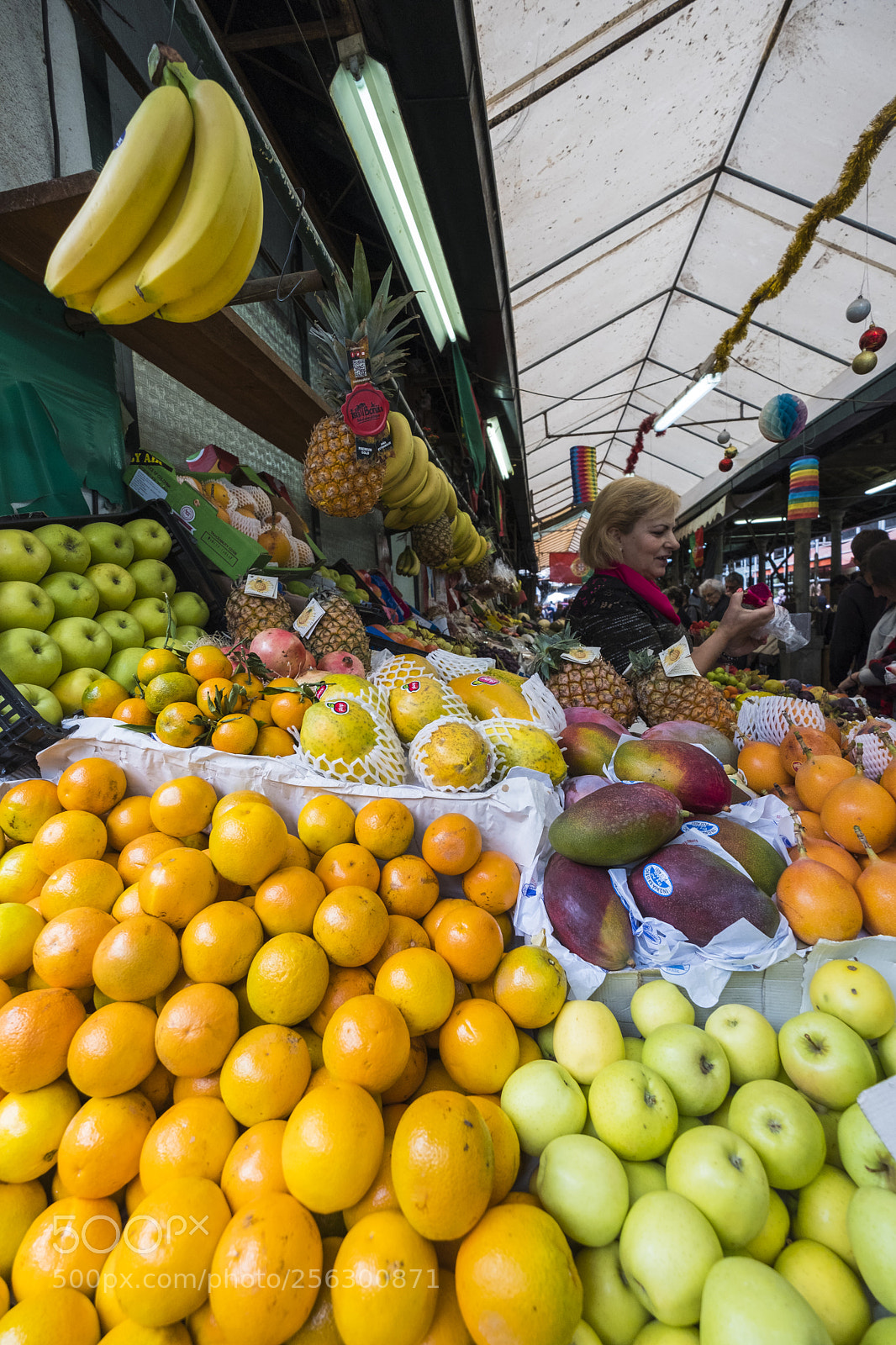 Fujifilm X-T2 sample photo. Market in porto portugal photography