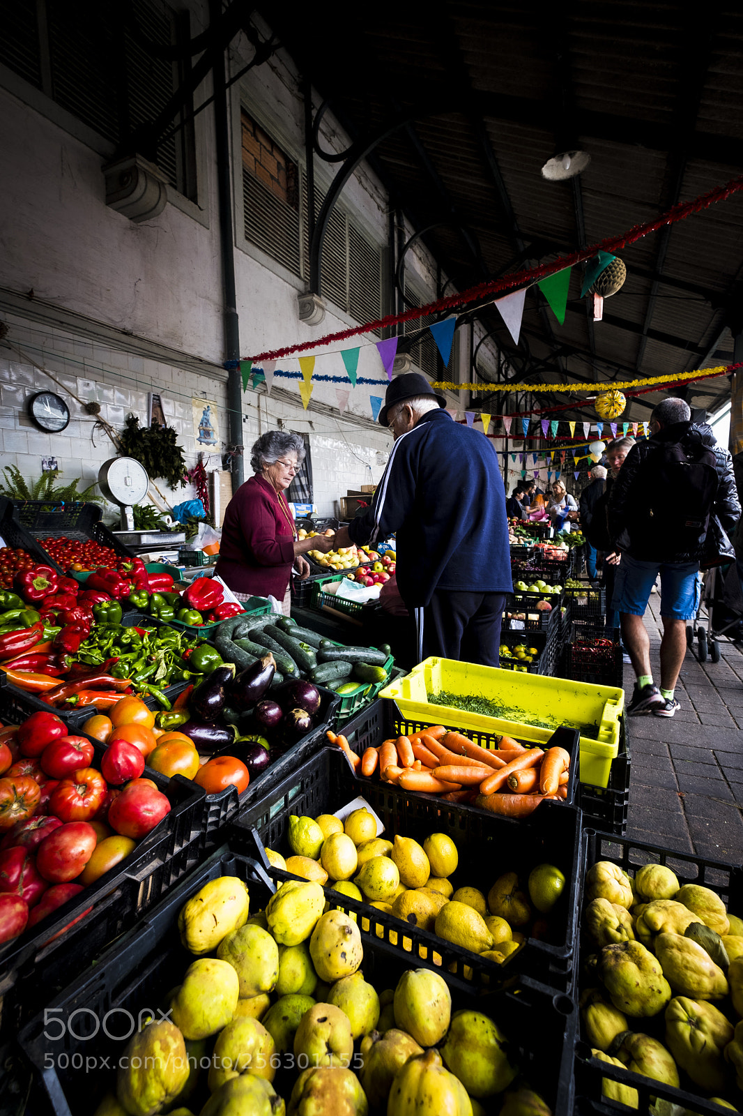 Fujifilm X-T2 sample photo. Market in porto portugal photography