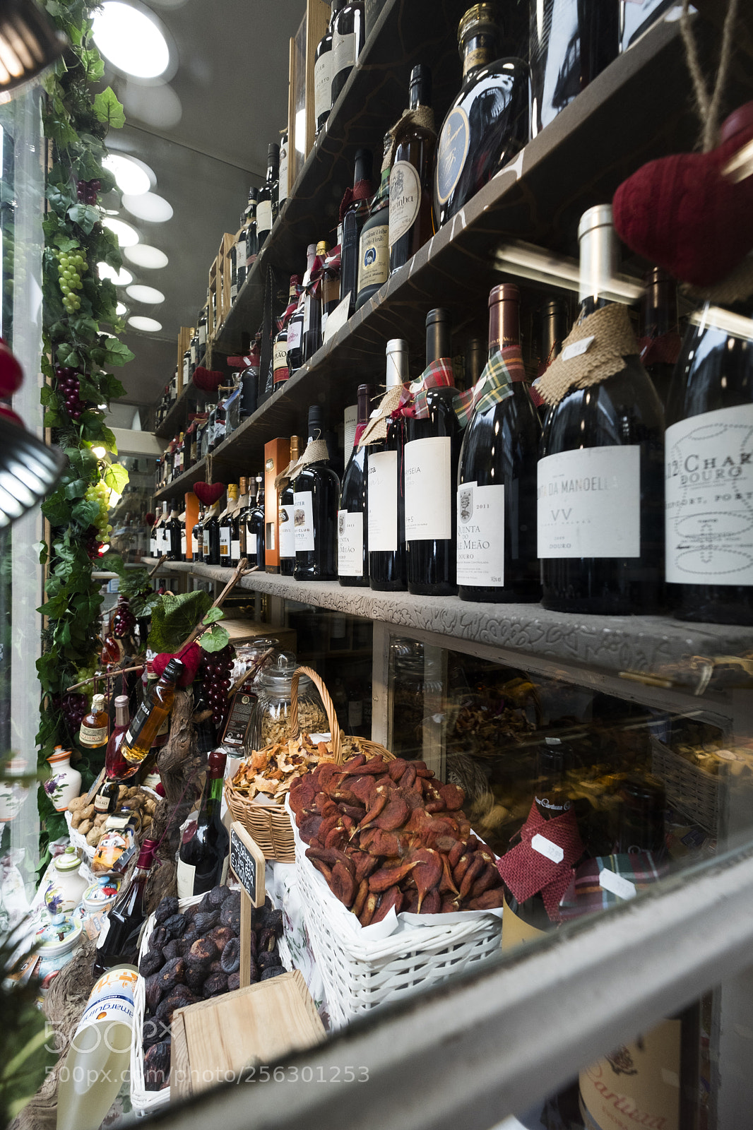 Fujifilm X-T2 sample photo. Store with traditional products photography