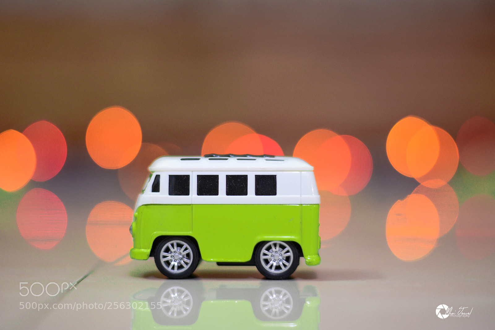 Nikon D7100 sample photo. Toy+light photography