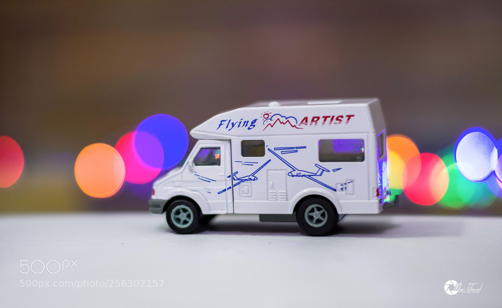 Nikon D7100 sample photo. Toy+light photography