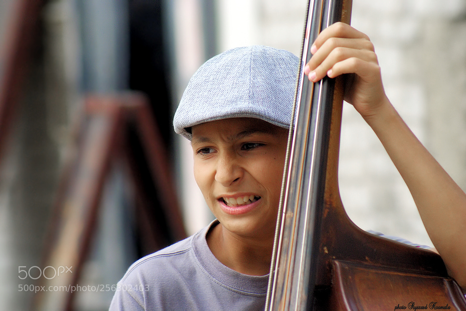 Sony Alpha DSLR-A300 sample photo. Young musician photography
