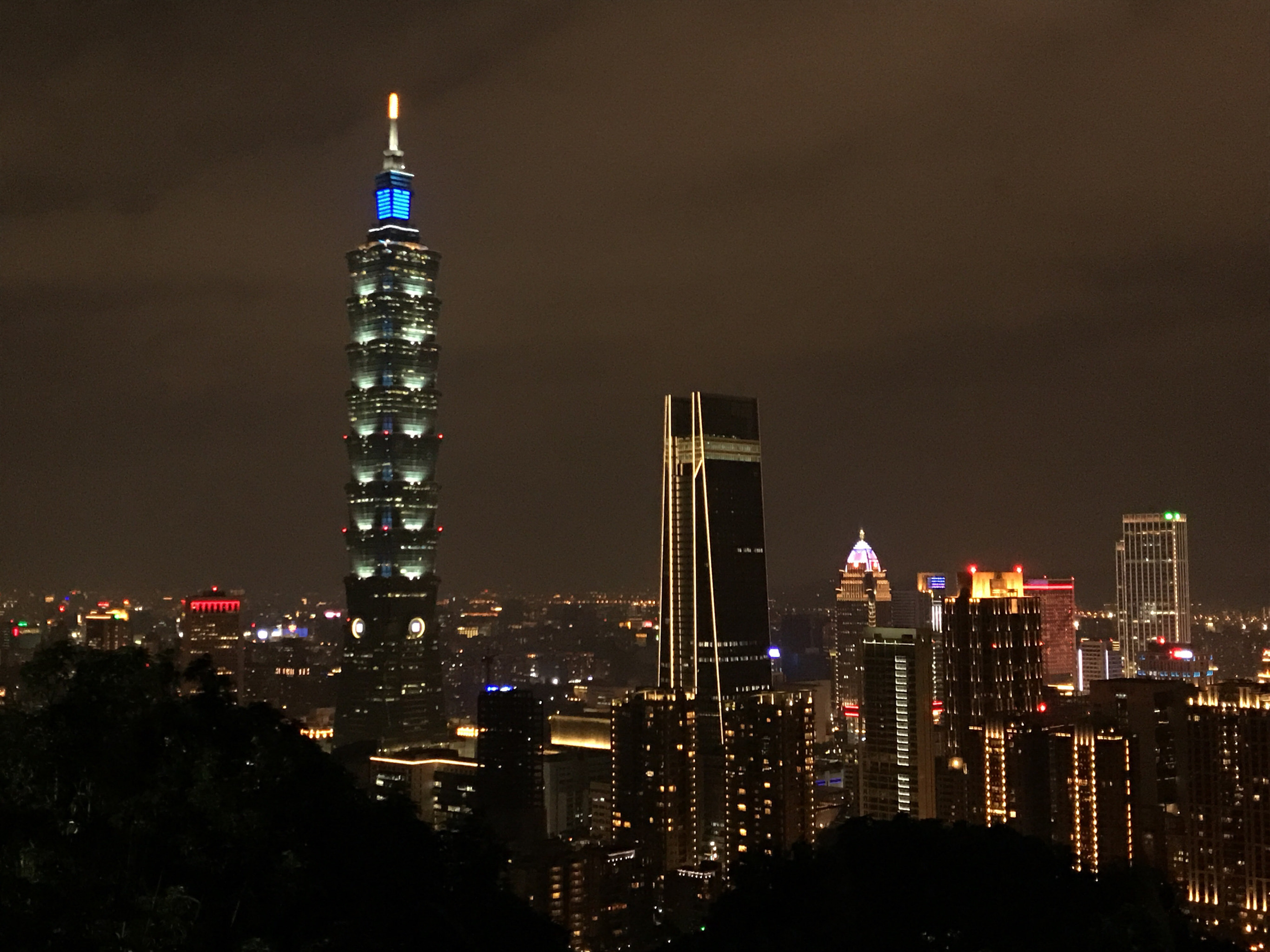 Apple iPhone9,3 sample photo. Taipei nightview photography