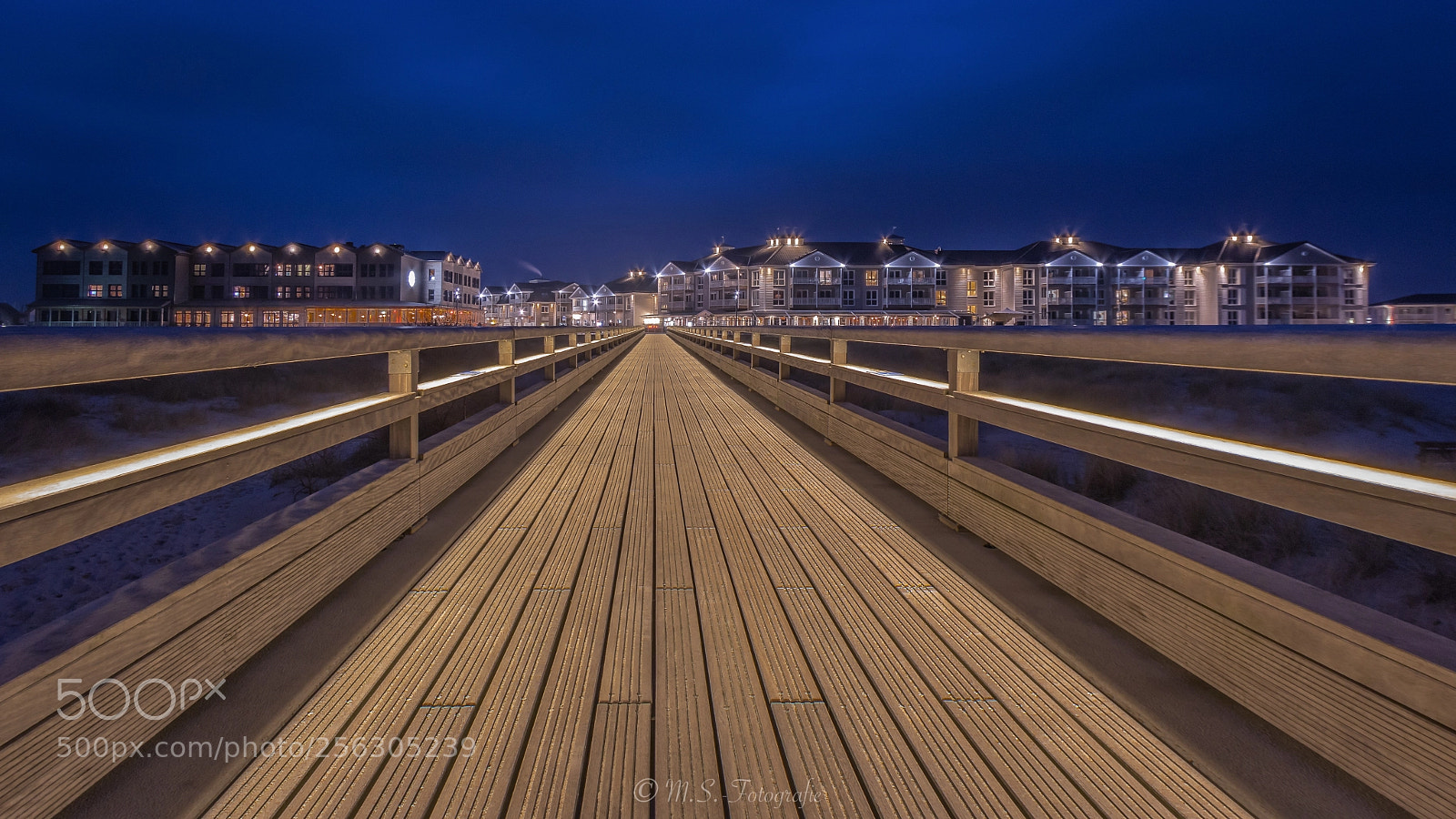 Canon EOS 80D sample photo. Pier at blue hour photography