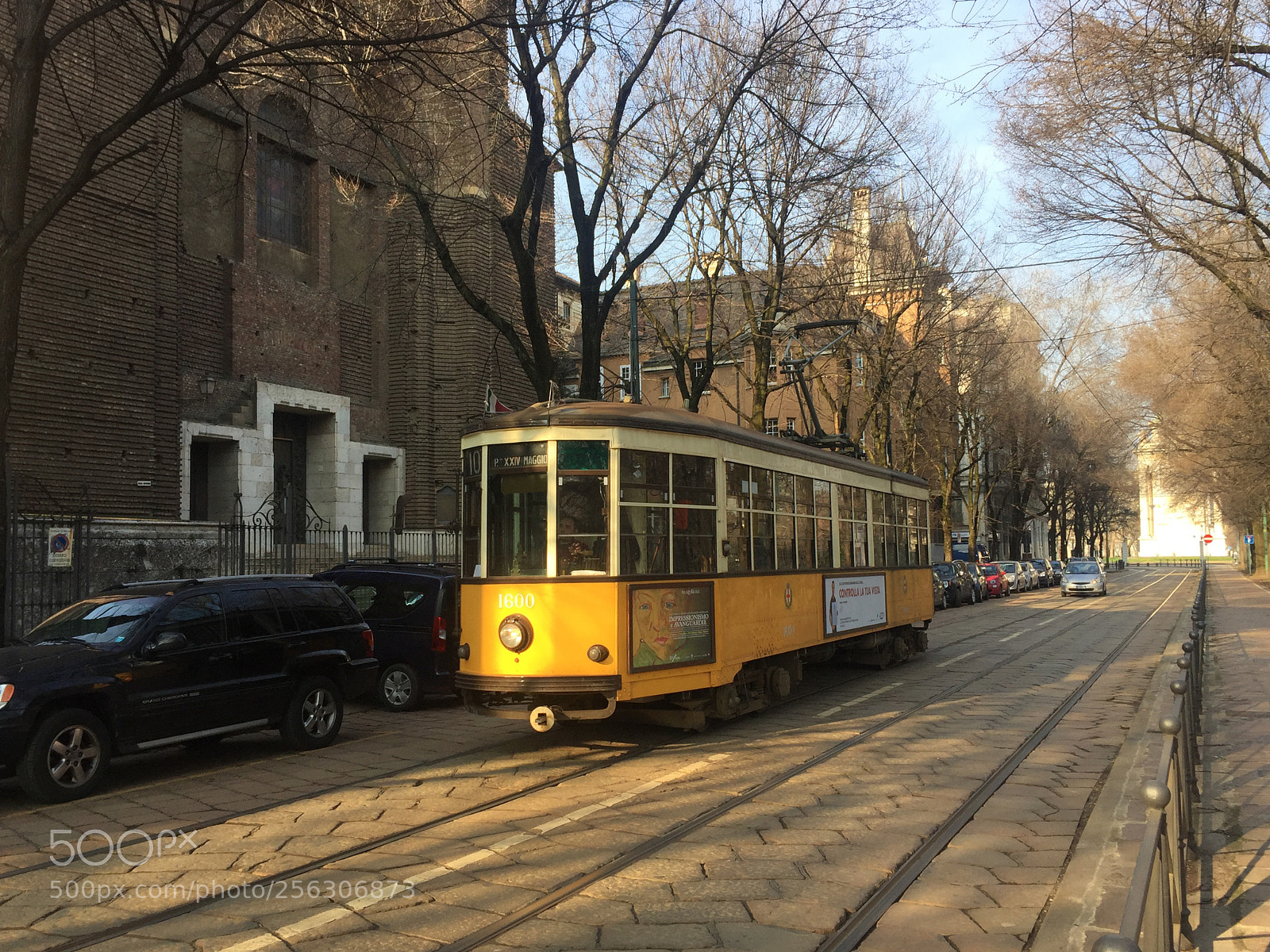 Apple iPhone 6 sample photo. Yellow tram photography