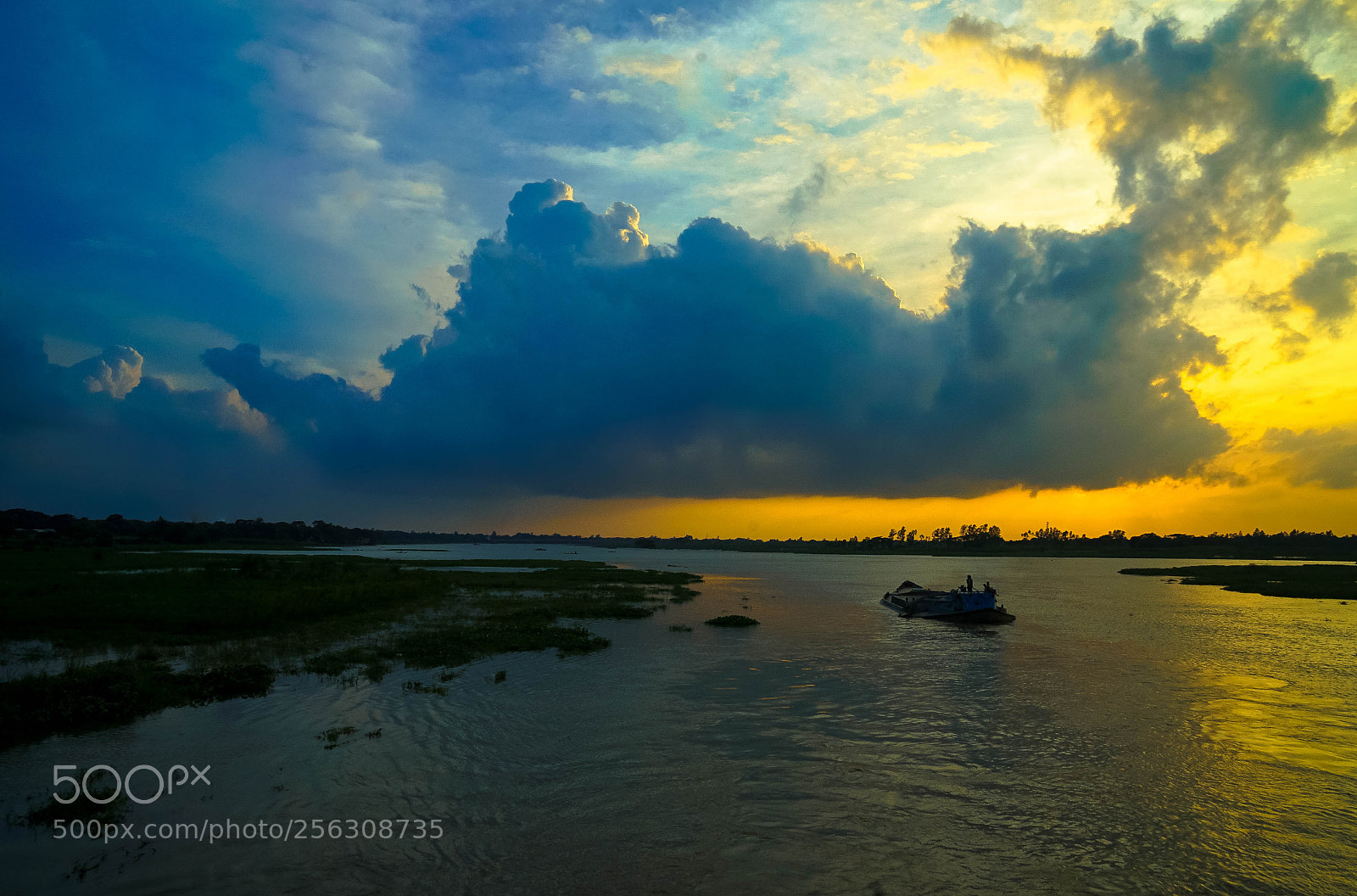 Sony a7 II sample photo. Beneath the sailing clouds. photography