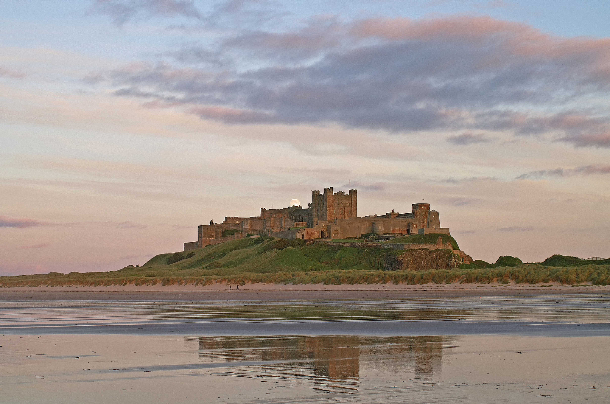 KONICA MINOLTA DYNAX 5D sample photo. Bamburgh sunset photography