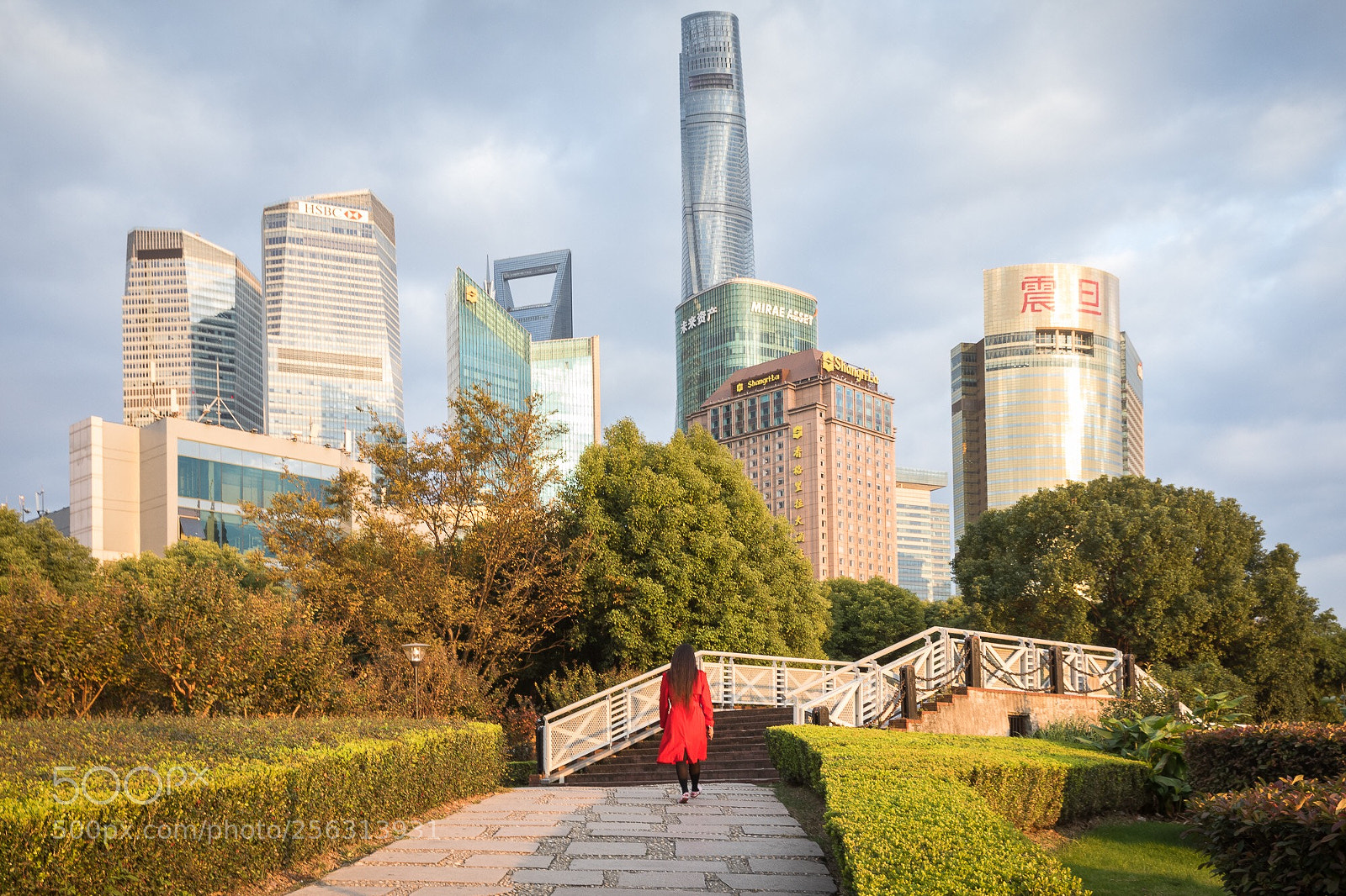 Canon EOS 5D Mark IV sample photo. The bund photography