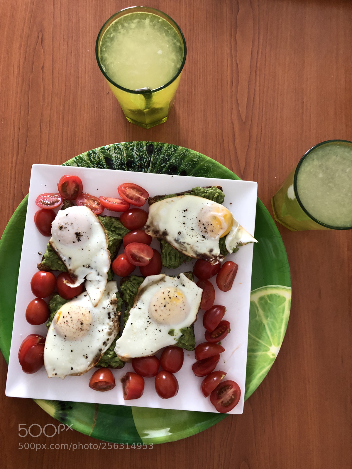 Apple iPhone 8 Plus sample photo. Happy breakfast photography