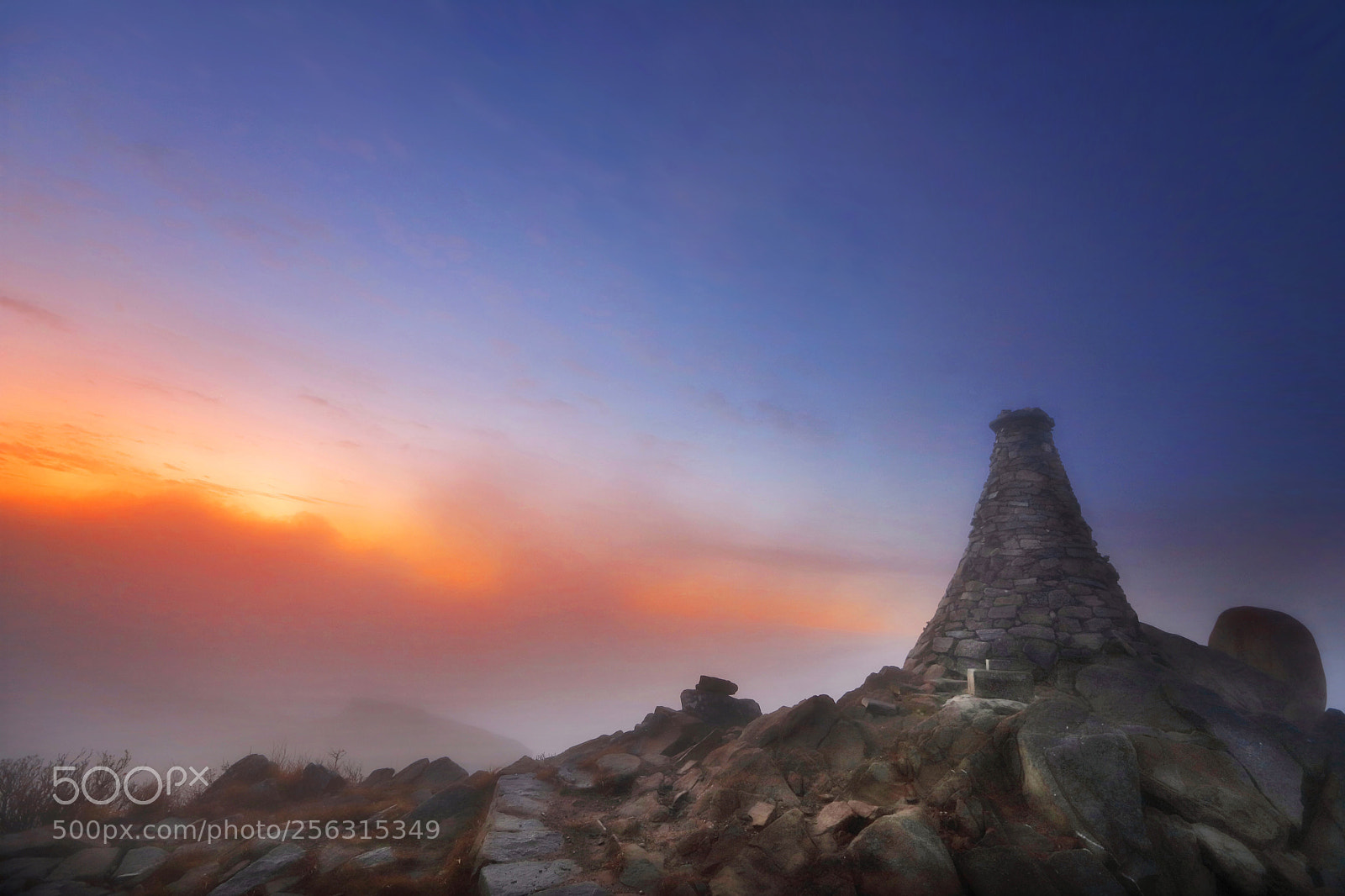 Canon EOS 6D Mark II sample photo. Daybreak tone, 咸白山 photography