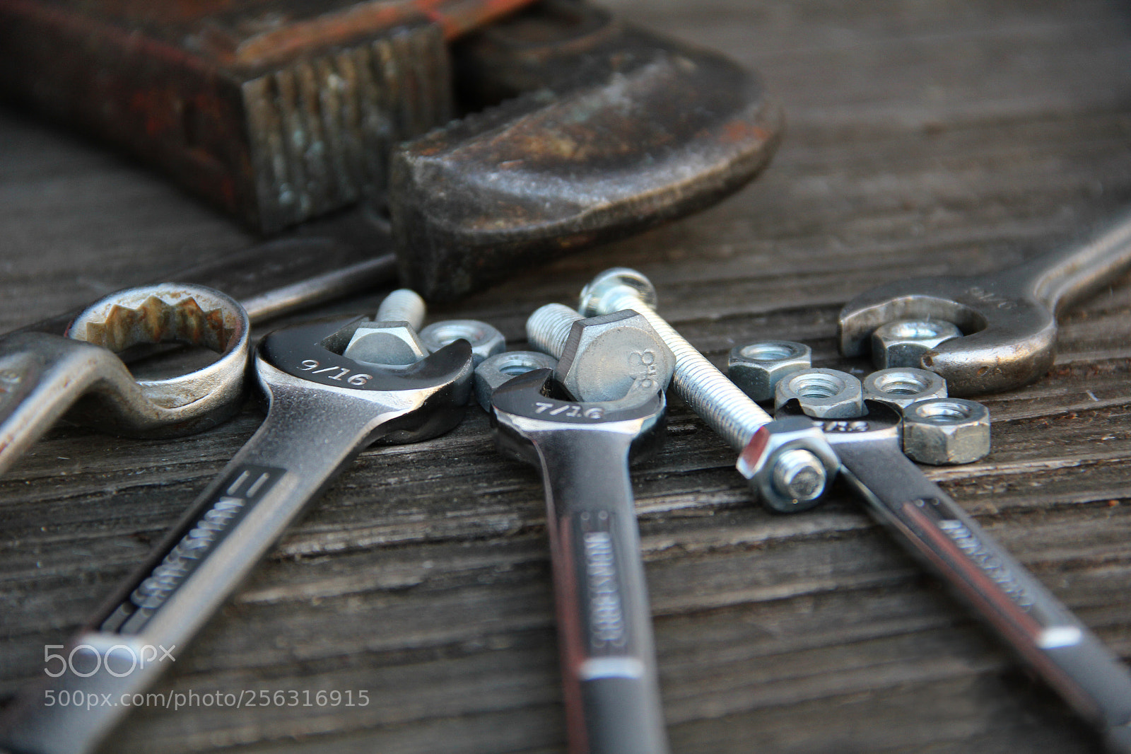 Canon EF-S 18-135mm F3.5-5.6 IS sample photo. Wrenches photography