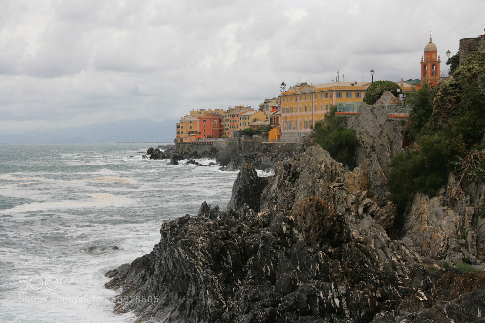 Canon EOS 400D (EOS Digital Rebel XTi / EOS Kiss Digital X) sample photo. Genova photography