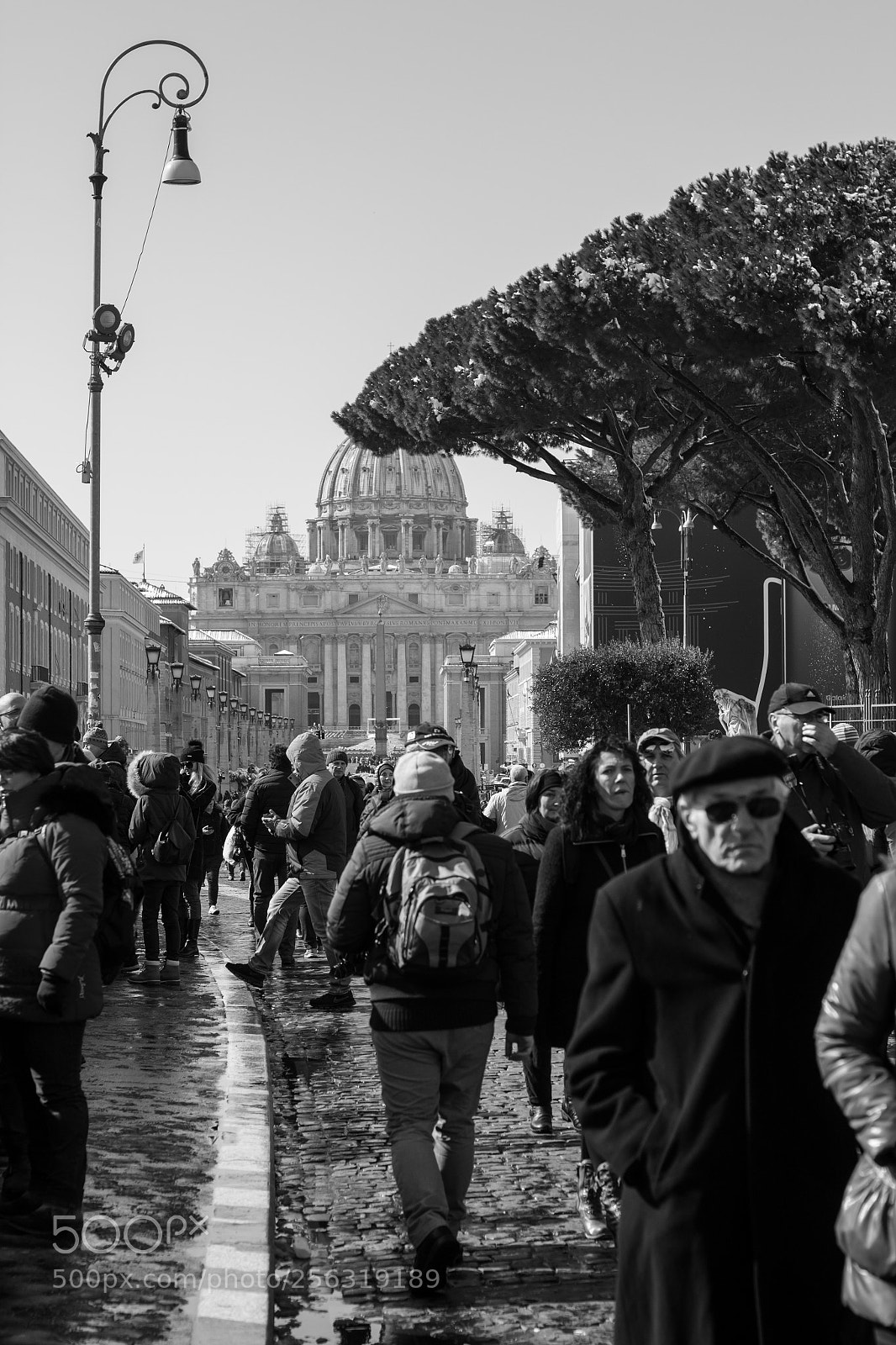 Canon EOS M10 sample photo. Urban scene in rome photography