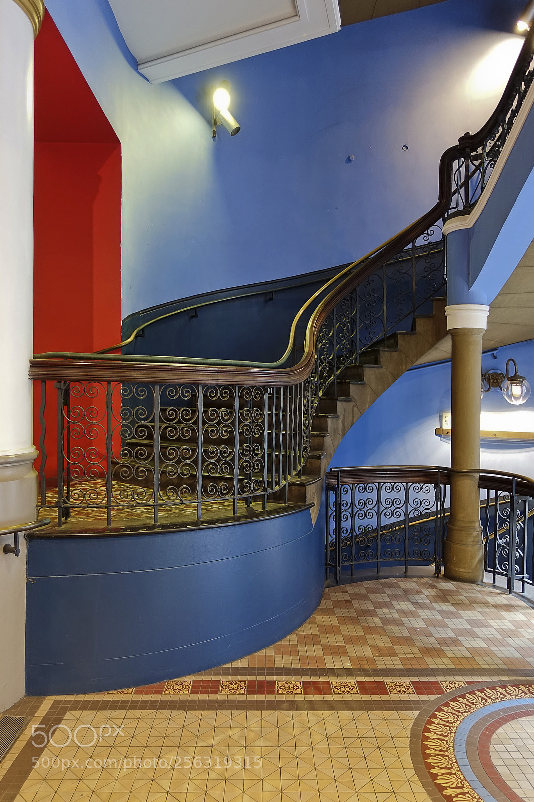 Sony Cyber-shot DSC-RX100 IV sample photo. Coloured stairway - qvb photography